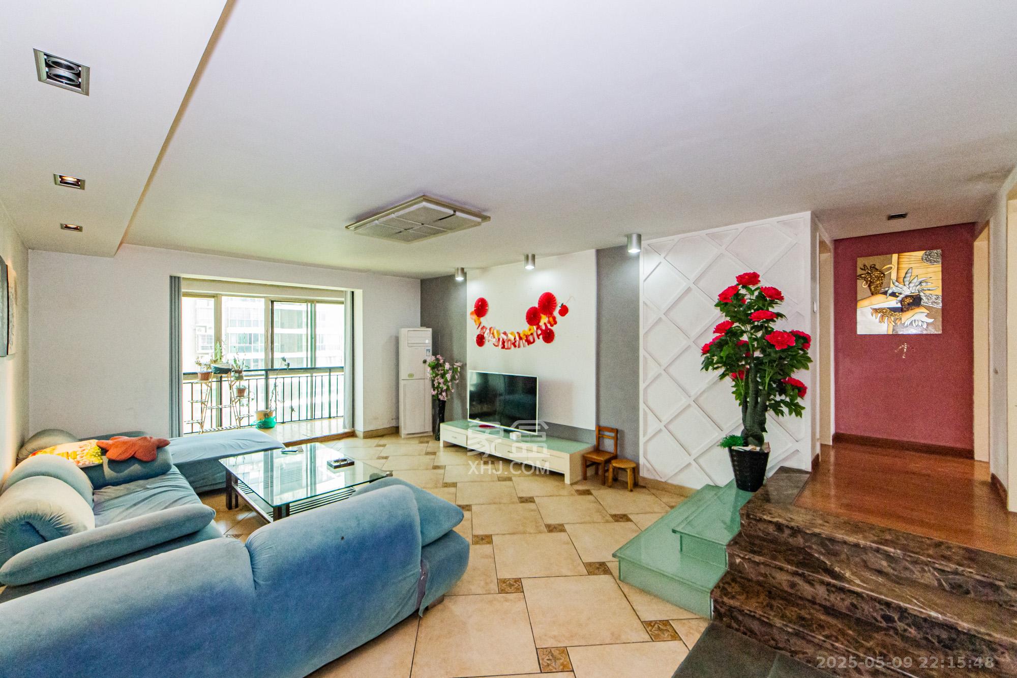 景香苑 3室2厅2卫 115.0万 景香苑 3室2厅2卫 115.0万客厅