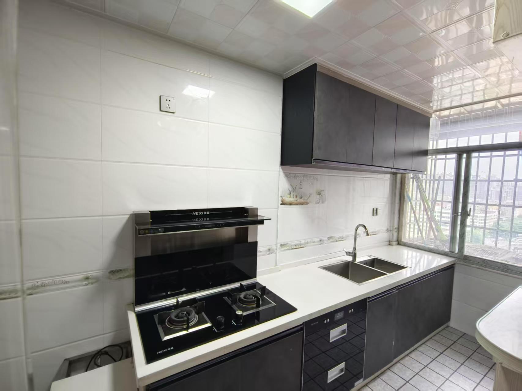 星海名都 1室0厅0卫 35.8万 星海名都 1室0厅0卫 35.8万客厅