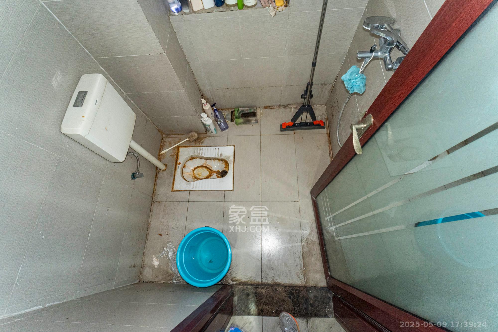 新长海广场 3室2厅2卫 78.8万 新长海广场 3室2厅2卫 78.8万卫生间