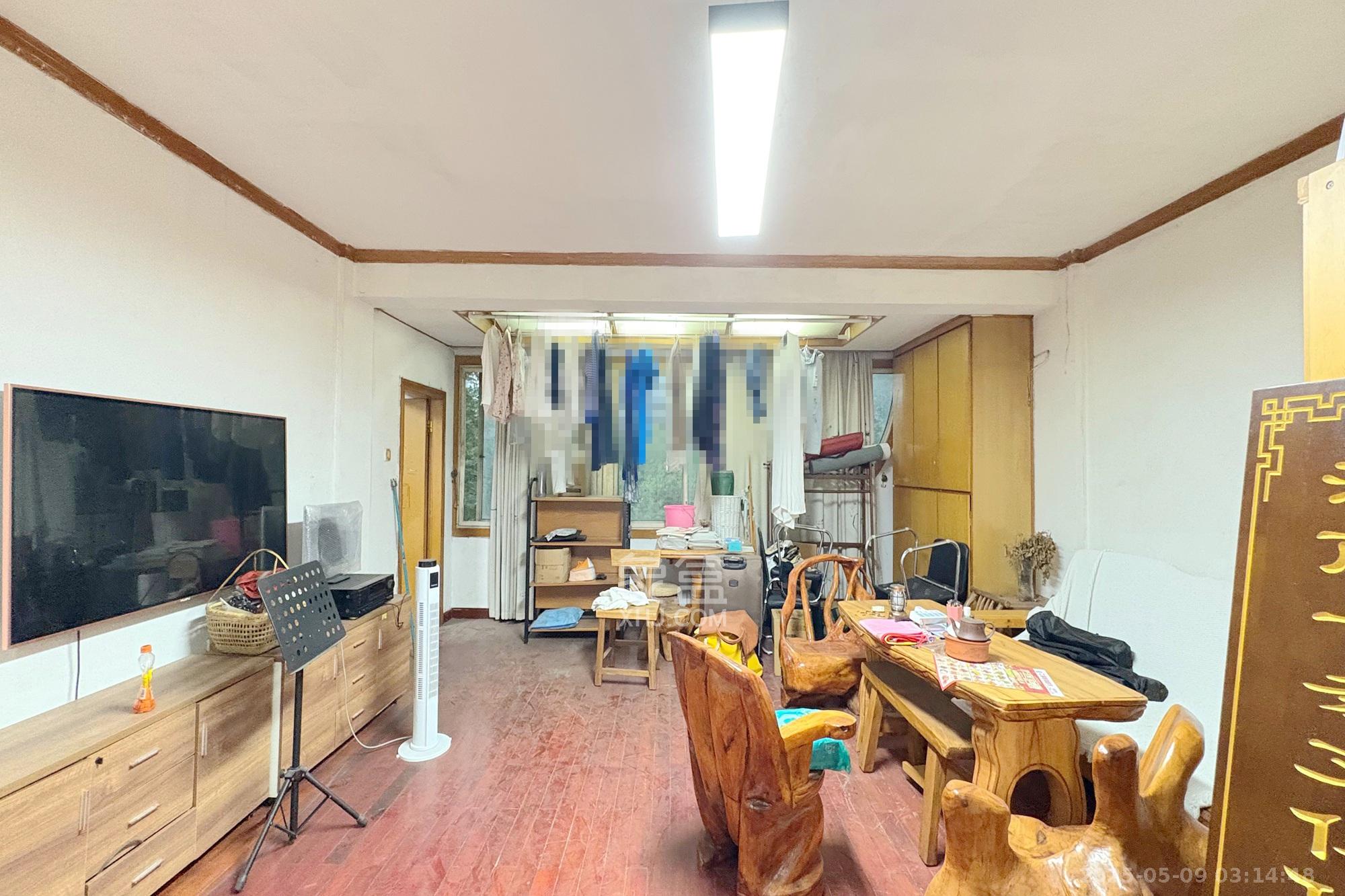 建材设计研究院综合楼（省建筑材料研究设计院宿舍）  2室1厅1卫   75.00万客厅