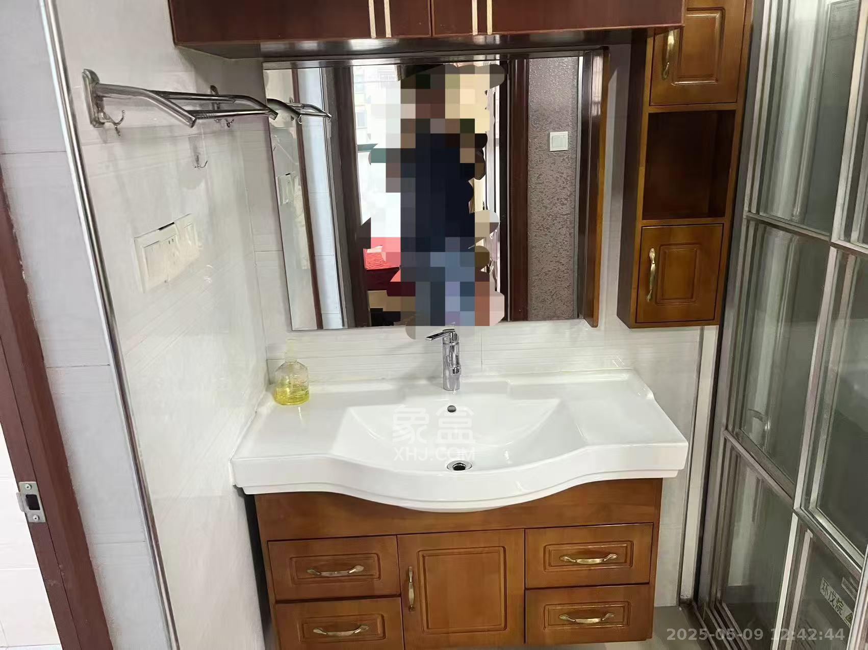 蝴蝶谷  1室1厅1卫   1300.00元/月室内图