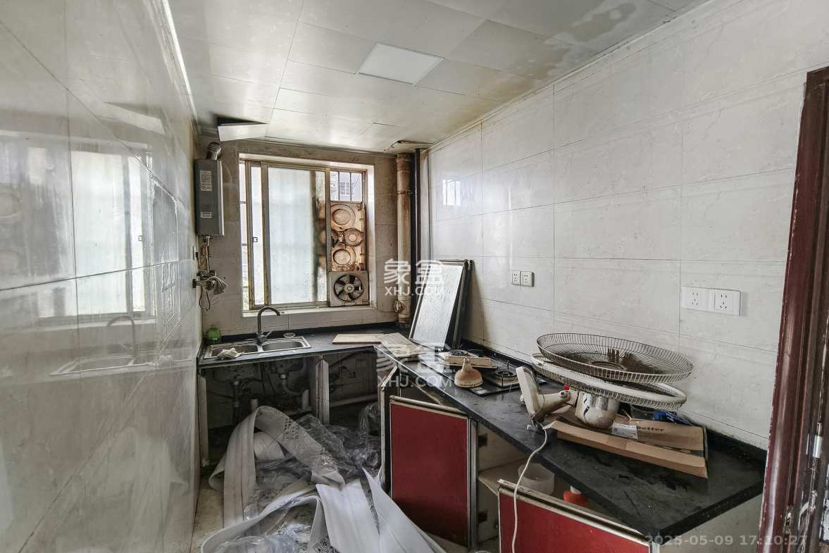 红树湾 5室2厅1卫 73.0万 红树湾 5室2厅1卫 73.0万厨房