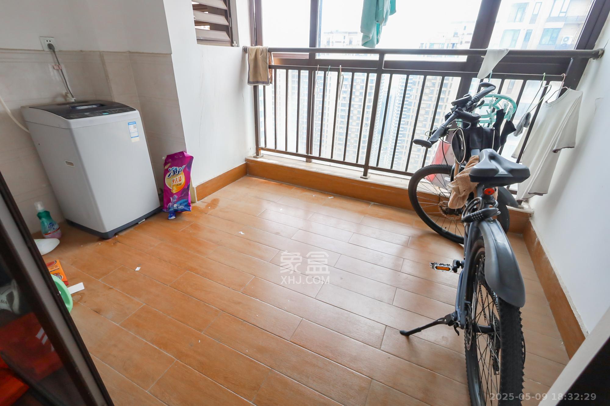 保利西海岸B区  3室2厅1卫   140.00万阳台