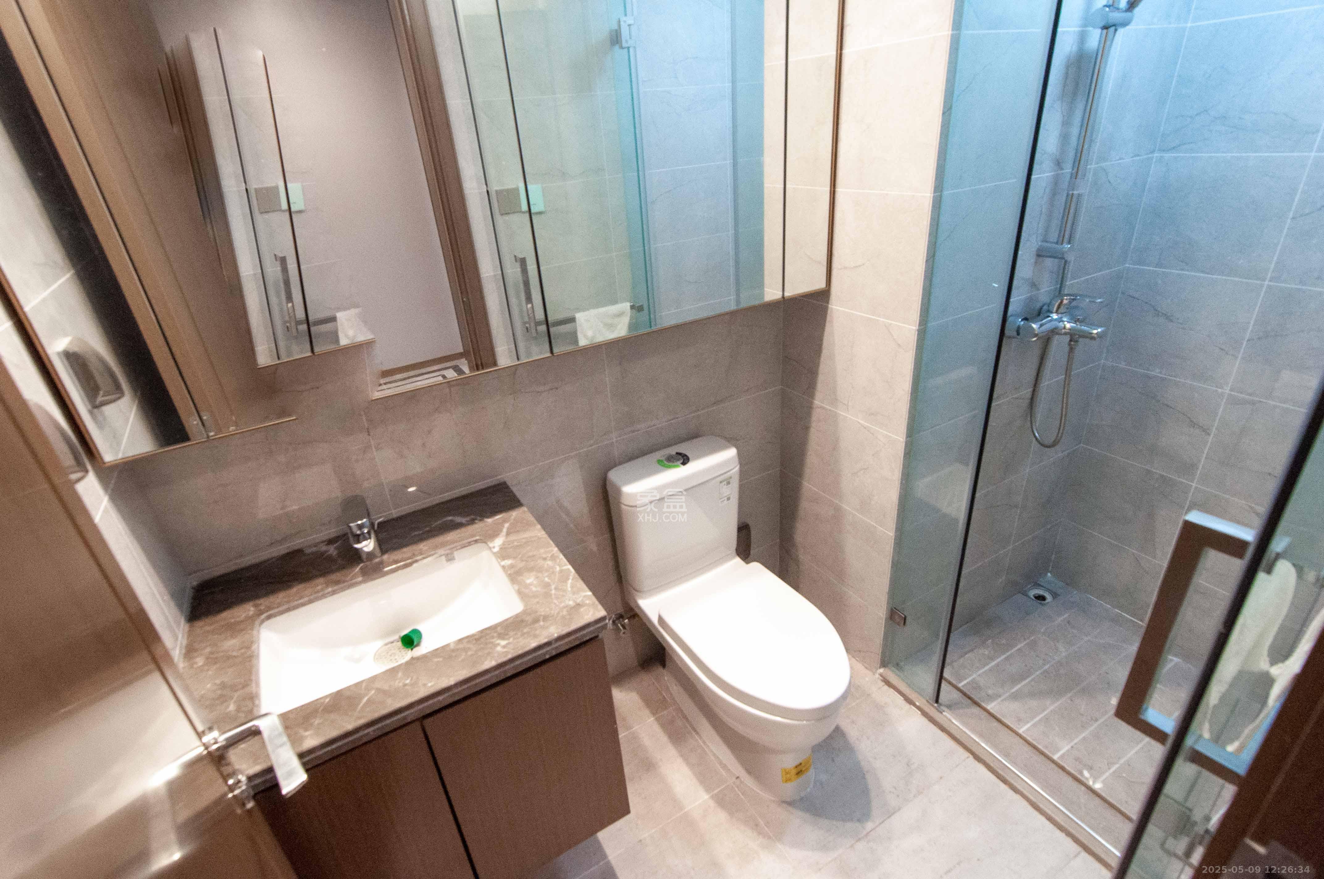 梅溪湖金茂湾  4室2厅2卫    315.0万 梅溪湖金茂湾  4室2厅2卫    315.0万卫生间