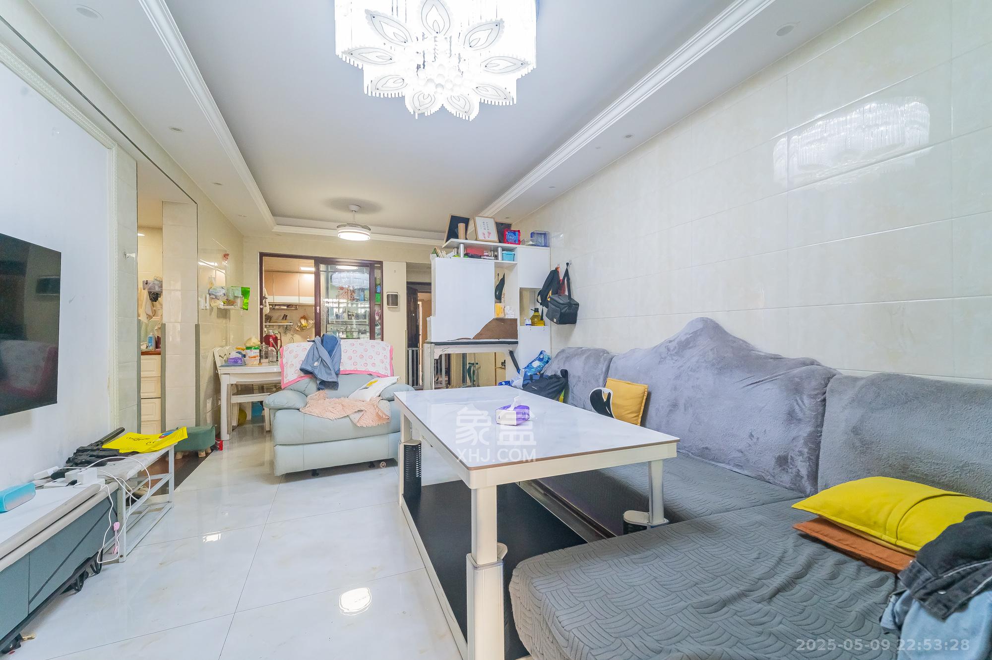 华润置地广场一期 3室2厅1卫 80.0万 华润置地广场一期 3室2厅1卫 80.0万客厅