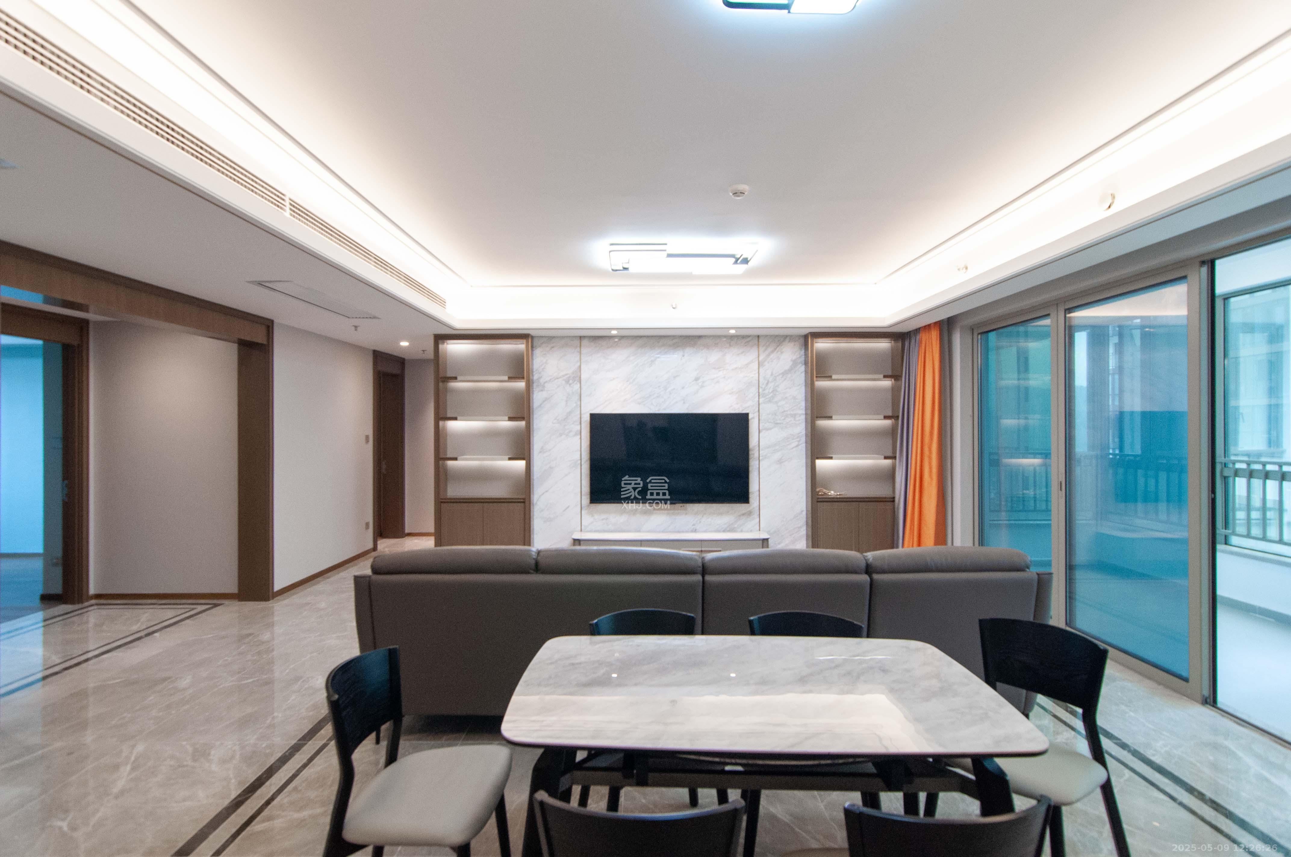 梅溪湖金茂湾  4室2厅2卫    315.0万 梅溪湖金茂湾  4室2厅2卫    315.0万客厅