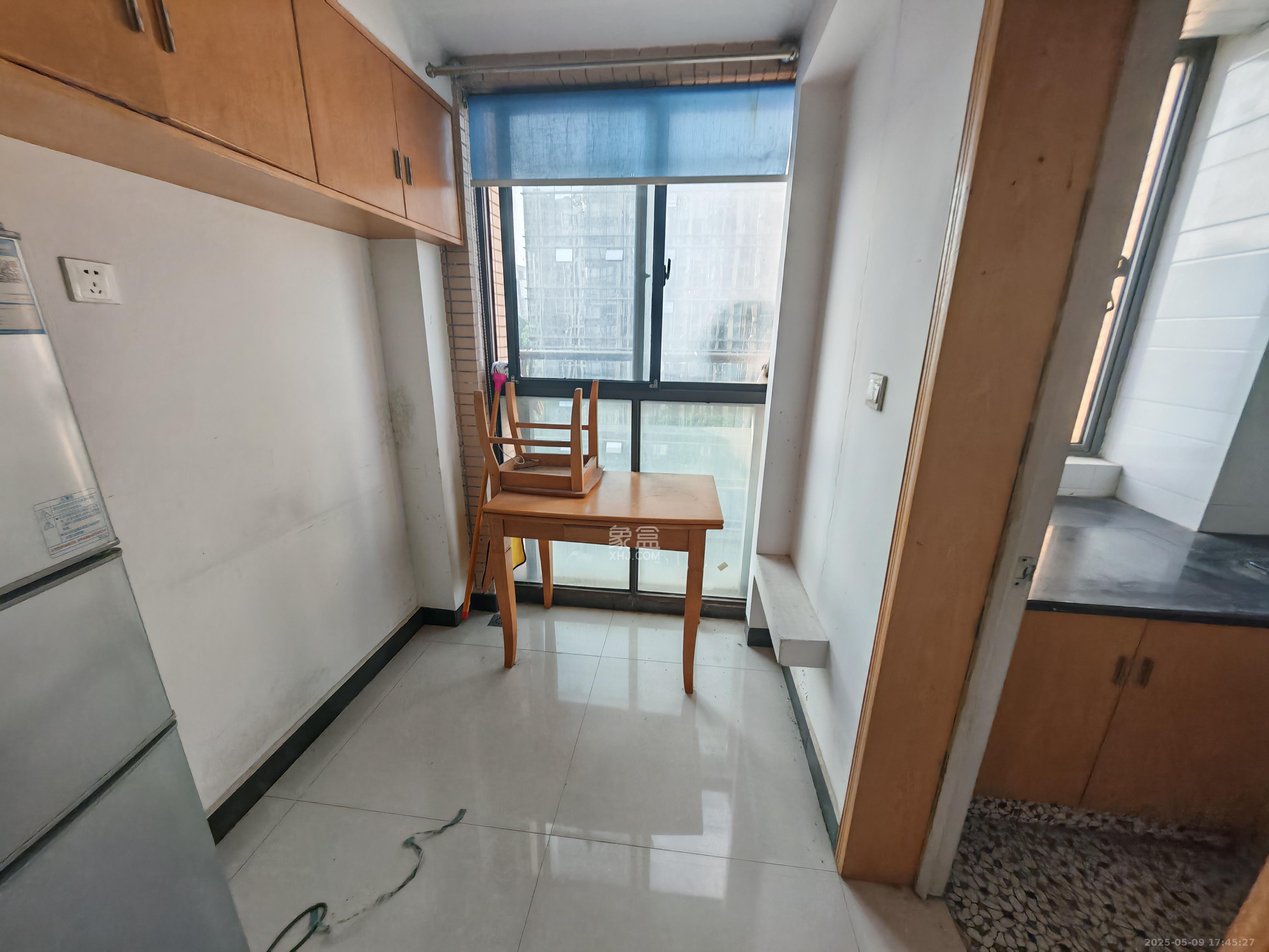 中城丽景香山园  1室1厅1卫   1500.00元/月室内图