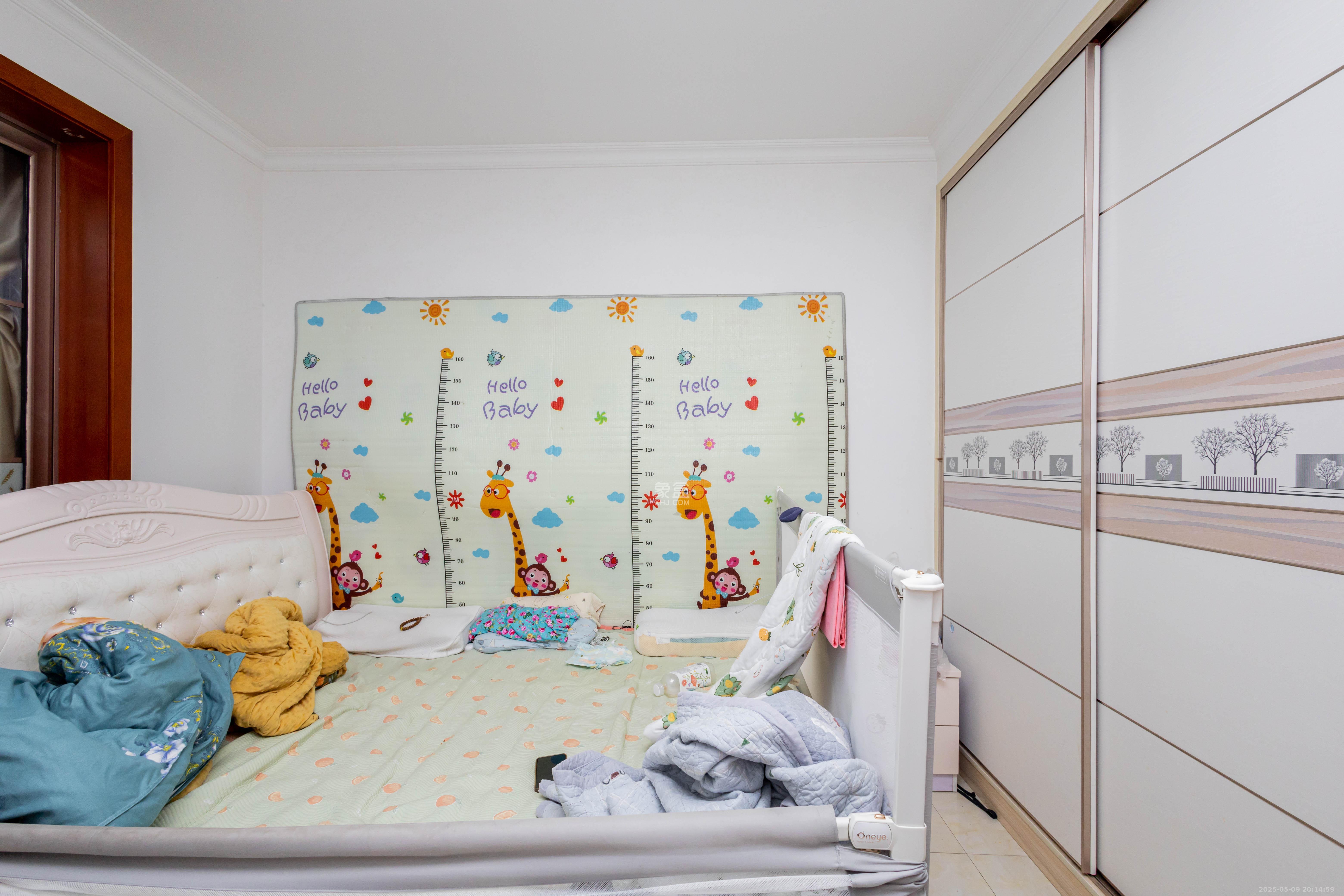 湘楚华庭 3室2厅1卫 58.0万 湘楚华庭 3室2厅1卫 58.0万卧室