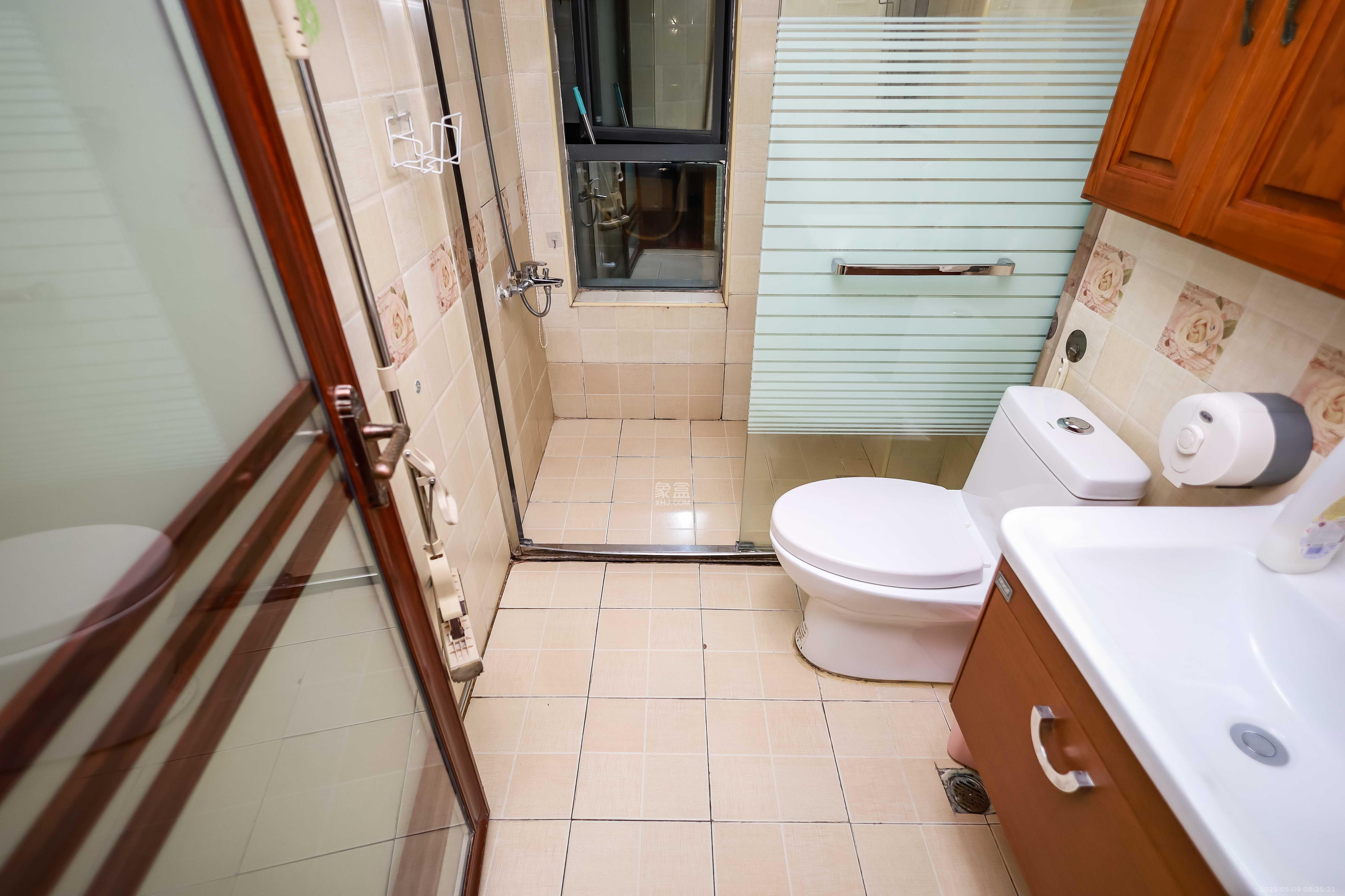 保利麓谷林语C区  3室2厅1卫    2600.0元/月 保利麓谷林语C区  3室2厅1卫    2600.0元/月室内图