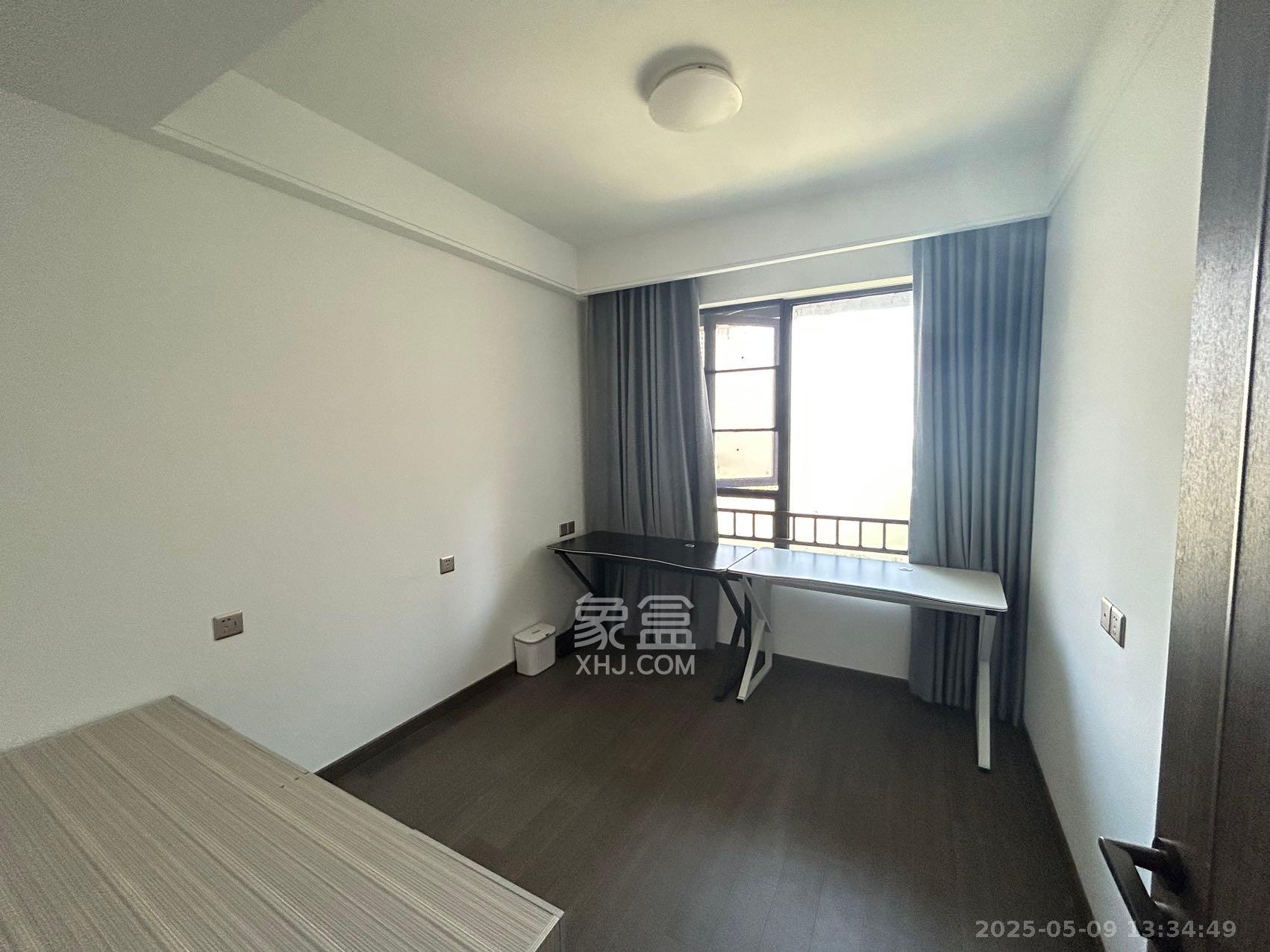 龙湖春江天玺  4室2厅2卫    4600.0元/月室内图