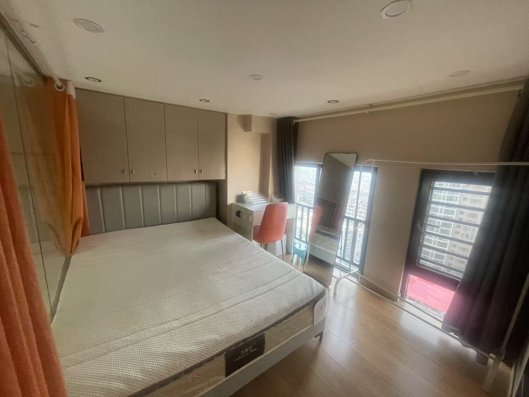 青春里 3室2厅2卫 1400.0元/月 青春里 3室2厅2卫 1400.0元/月室内图