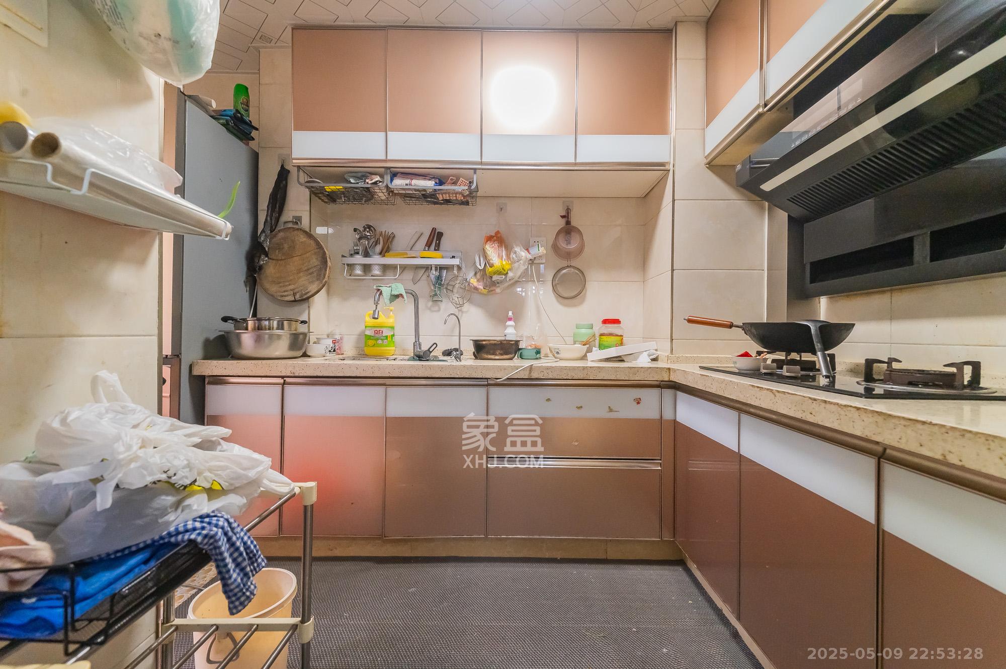 华润置地广场一期 3室2厅1卫 80.0万 华润置地广场一期 3室2厅1卫 80.0万厨房