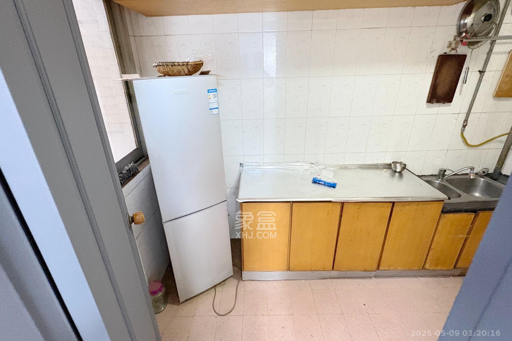 东成大厦  1室2厅1卫   69.80万厨房