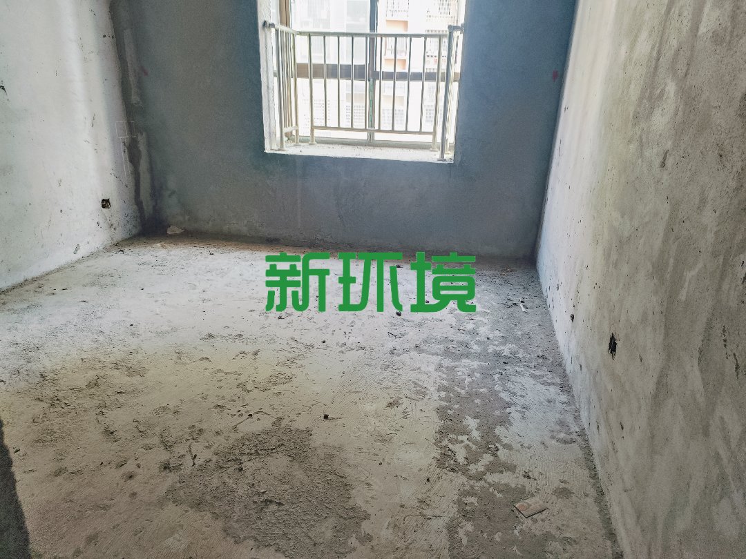 尚东御园  4室2厅2卫    66.8万客厅