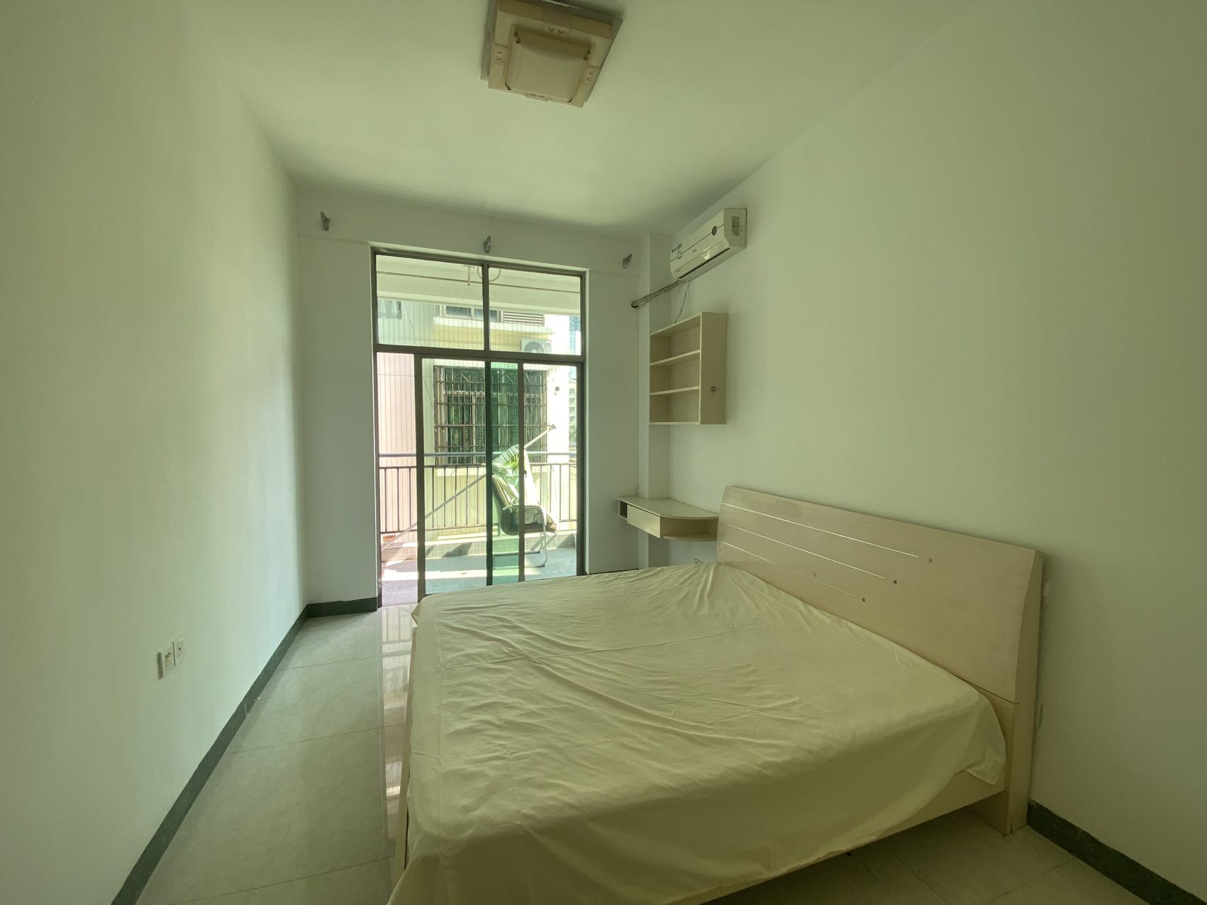 逸海春天 2室2厅1卫 2000.0元/月 逸海春天 2室2厅1卫 2000.0元/月室内图