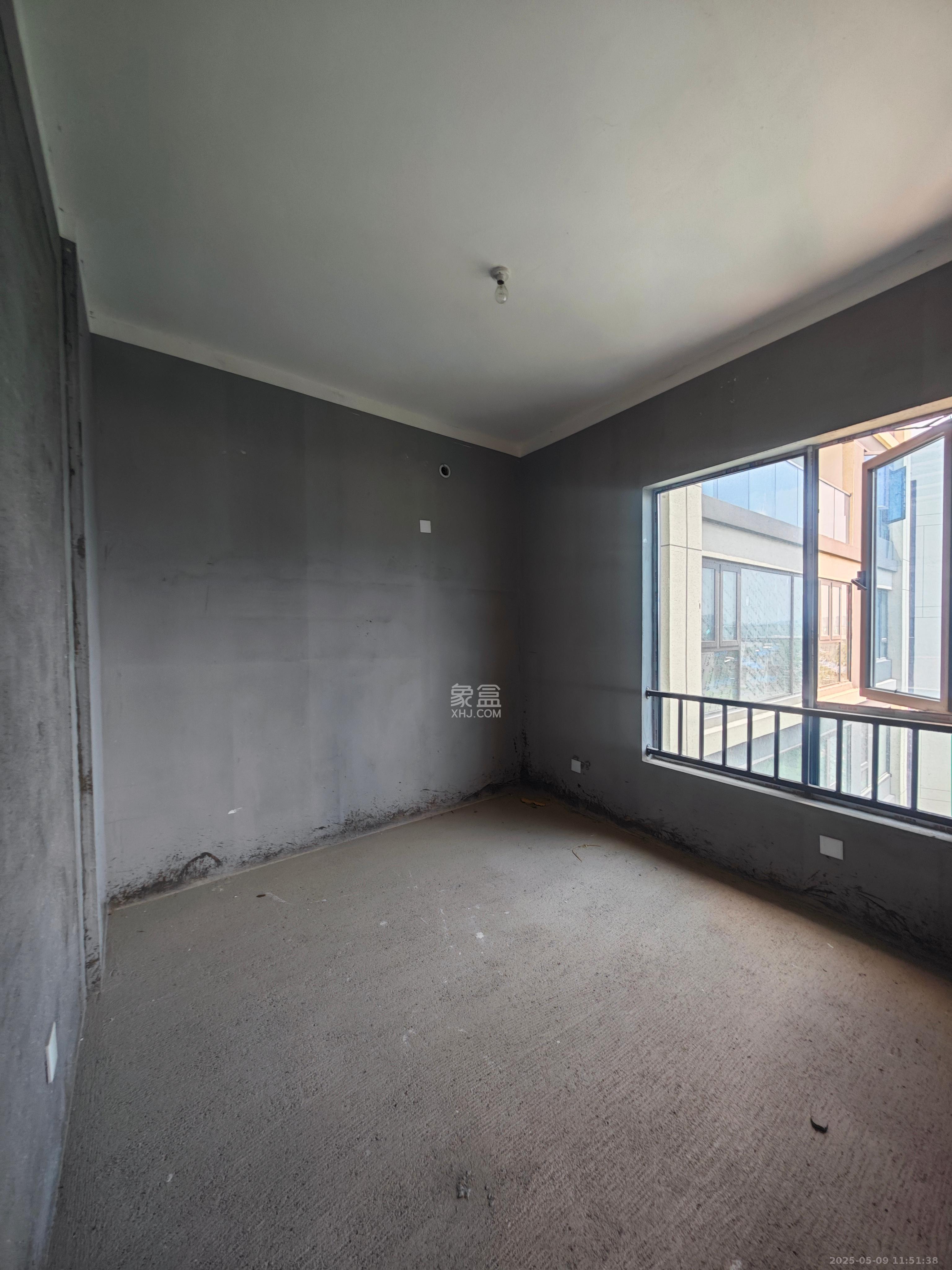 潭州壹号院  5室2厅2卫    69.3万 潭州壹号院  5室2厅2卫    69.3万客厅