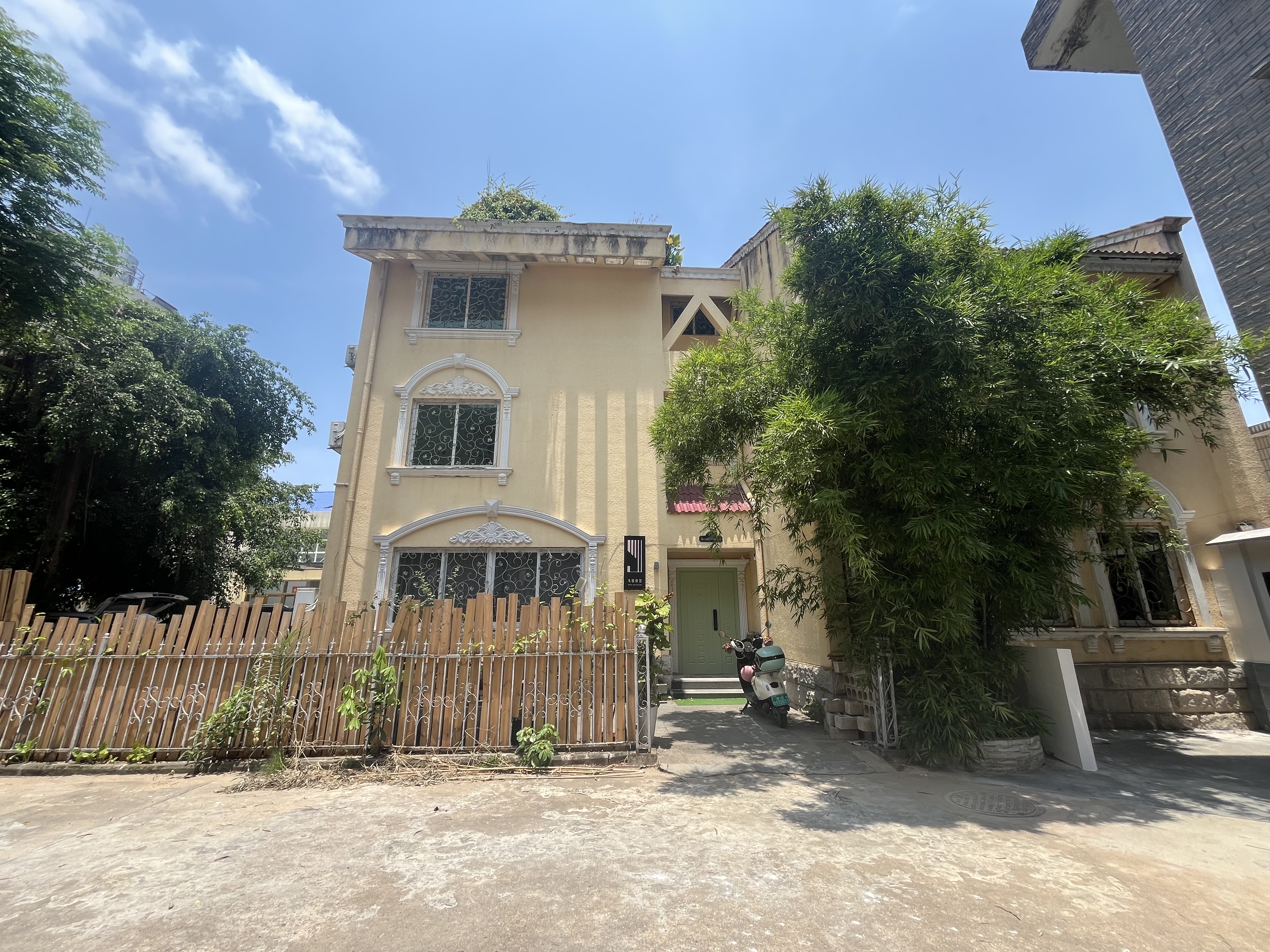 泉水山庄(别墅公寓区) 5室3厅6卫 25000.0元/月 泉水山庄(别墅公寓区) 5室3厅6卫 25000.0元/月室内图