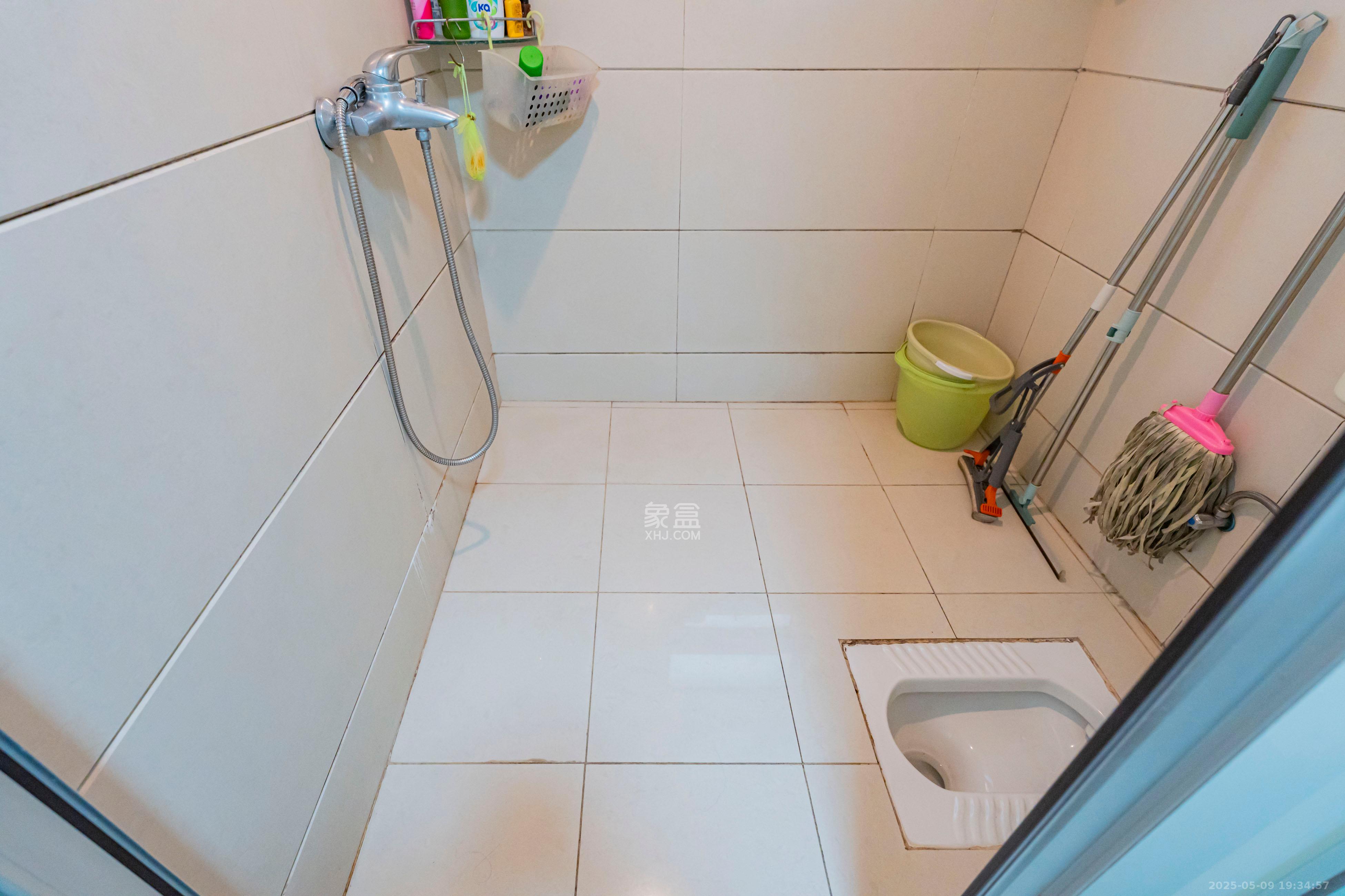 天健芙蓉盛世一期 3室1厅1卫 130.0万 天健芙蓉盛世一期 3室1厅1卫 130.0万卫生间