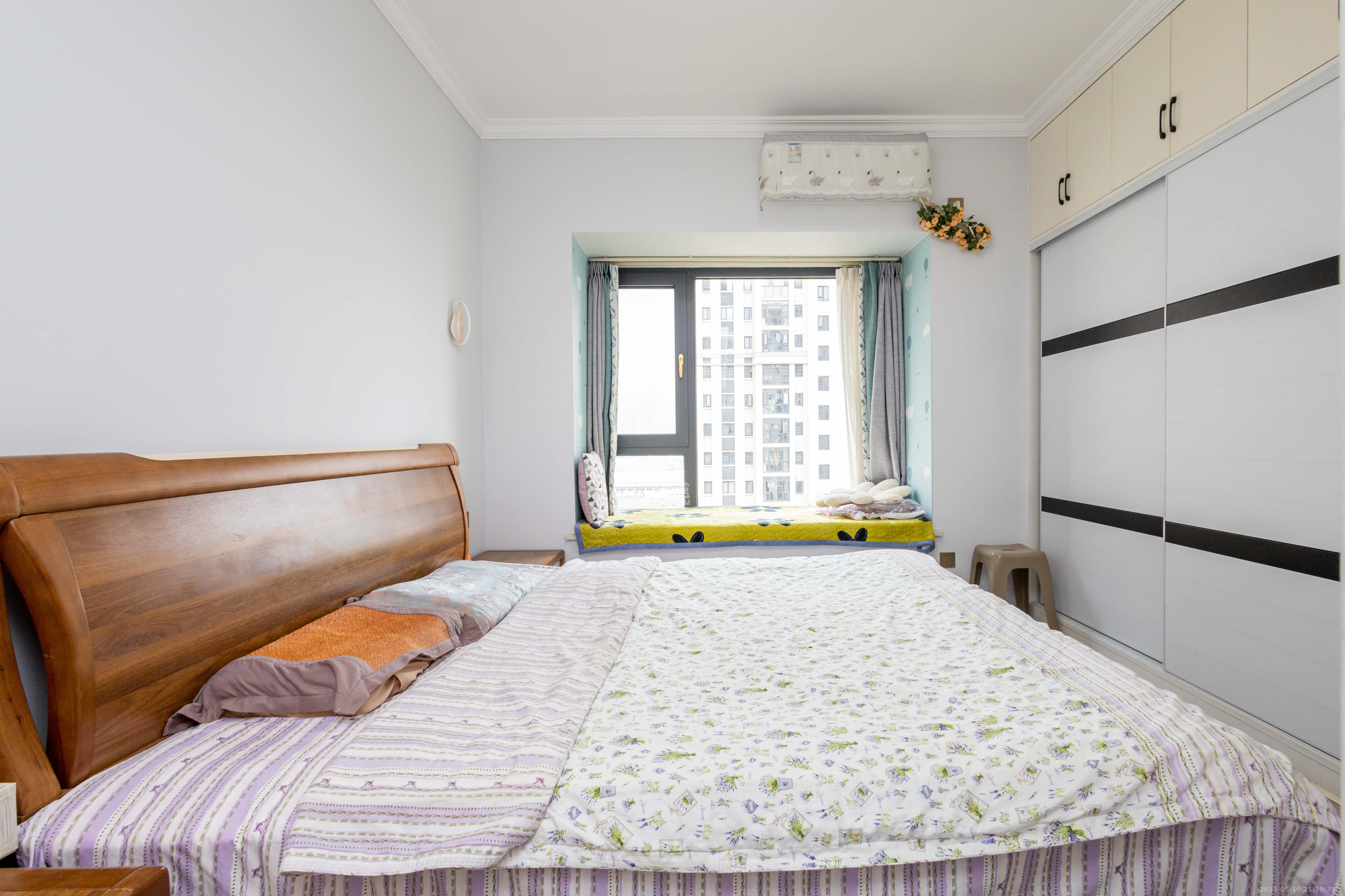 金科天悦(金科美邻汇) 3室2厅2卫 96.8万 金科天悦(金科美邻汇) 3室2厅2卫 96.8万卧室