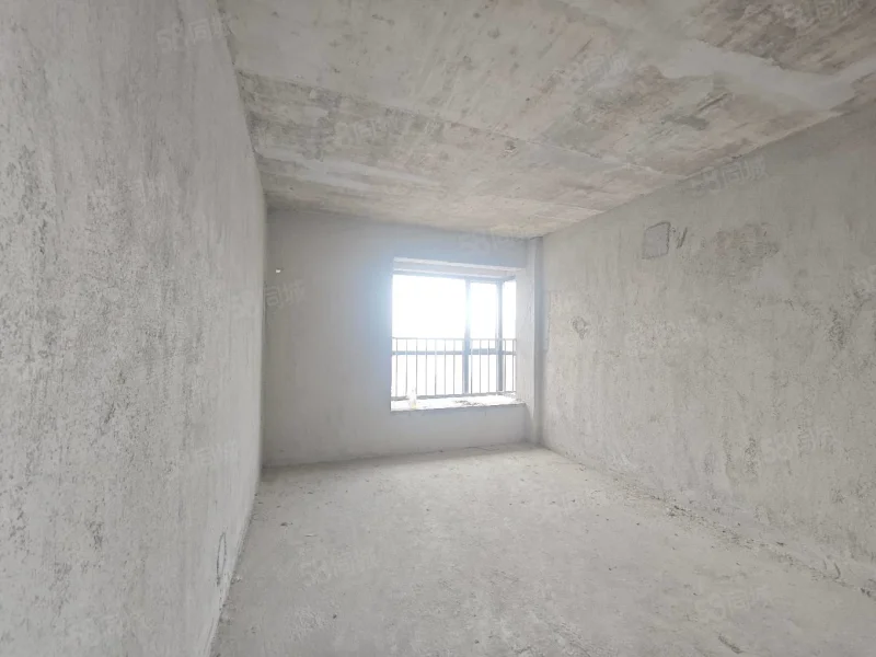 电力中央城 4室2厅2卫 79.8万 电力中央城 4室2厅2卫 79.8万客厅