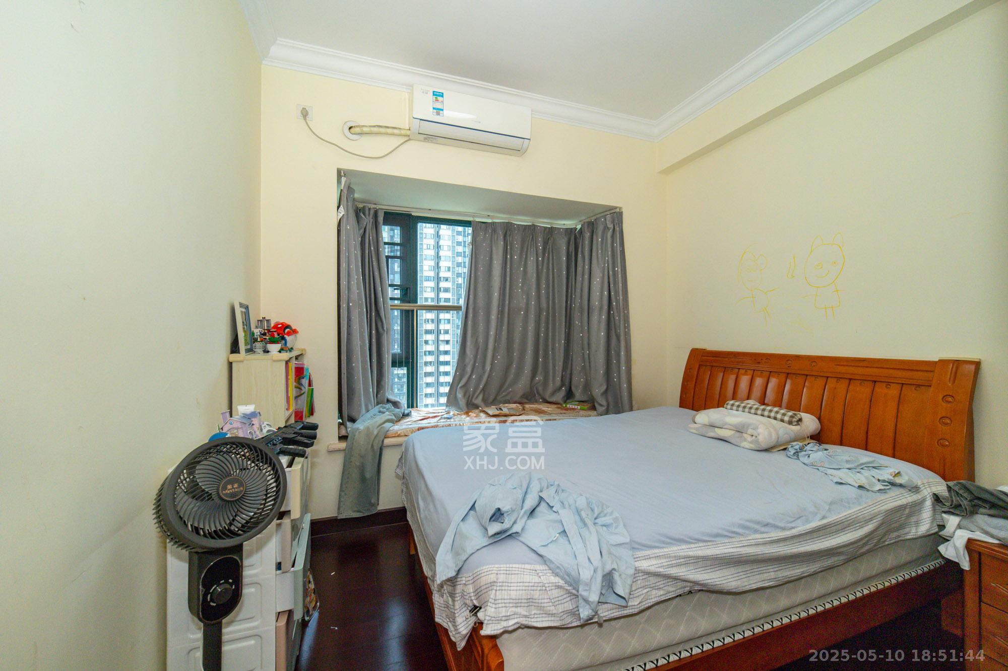 恒大翡翠华庭  3室2厅2卫    72.5万 恒大翡翠华庭  3室2厅2卫    72.5万卧室