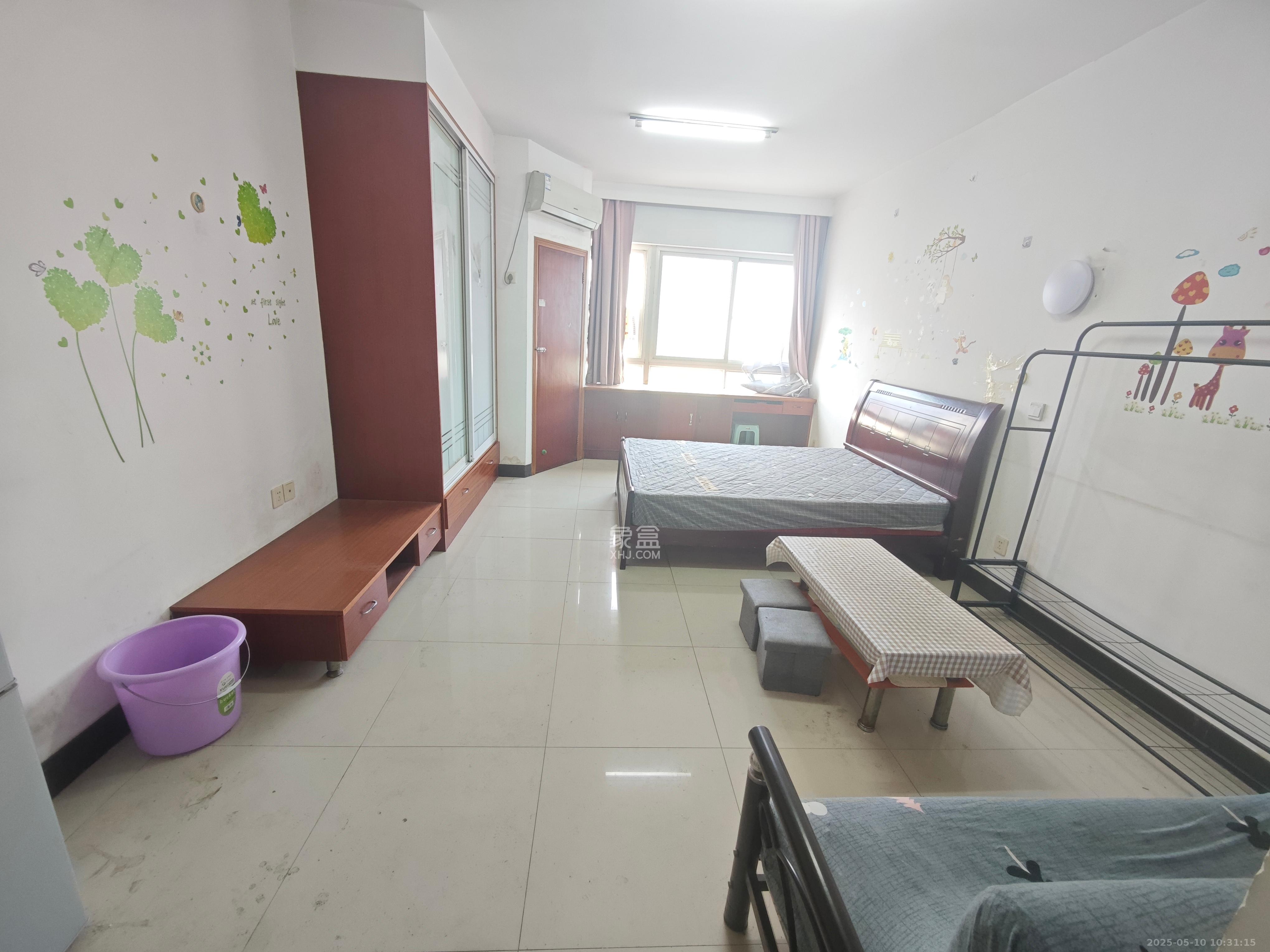 伍家岭生活广场 1室1厅1卫 1000.0元/月 伍家岭生活广场 1室1厅1卫 1000.0元/月室内图