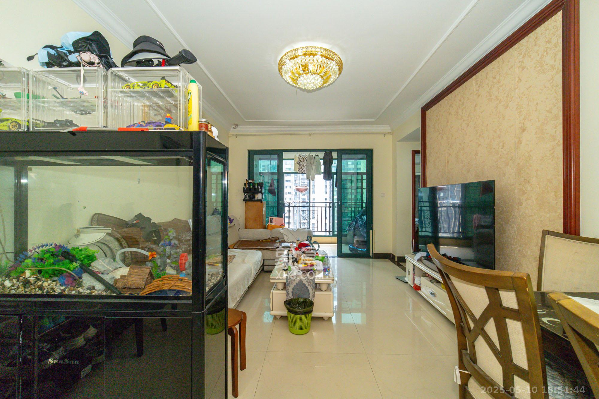 恒大翡翠华庭  3室2厅2卫    72.5万 恒大翡翠华庭  3室2厅2卫    72.5万客厅