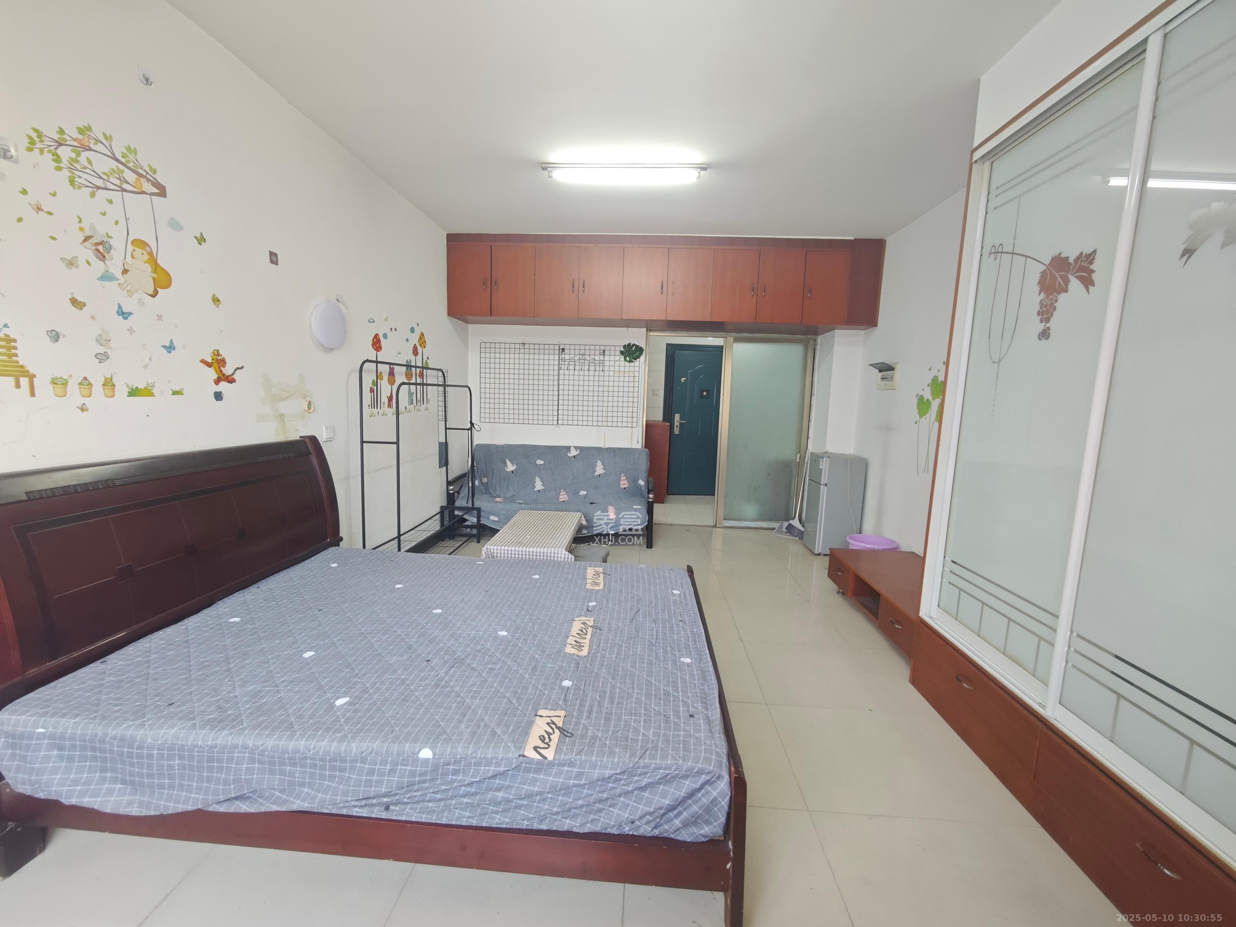 伍家岭生活广场 1室1厅1卫 1000.0元/月 伍家岭生活广场 1室1厅1卫 1000.0元/月室内图