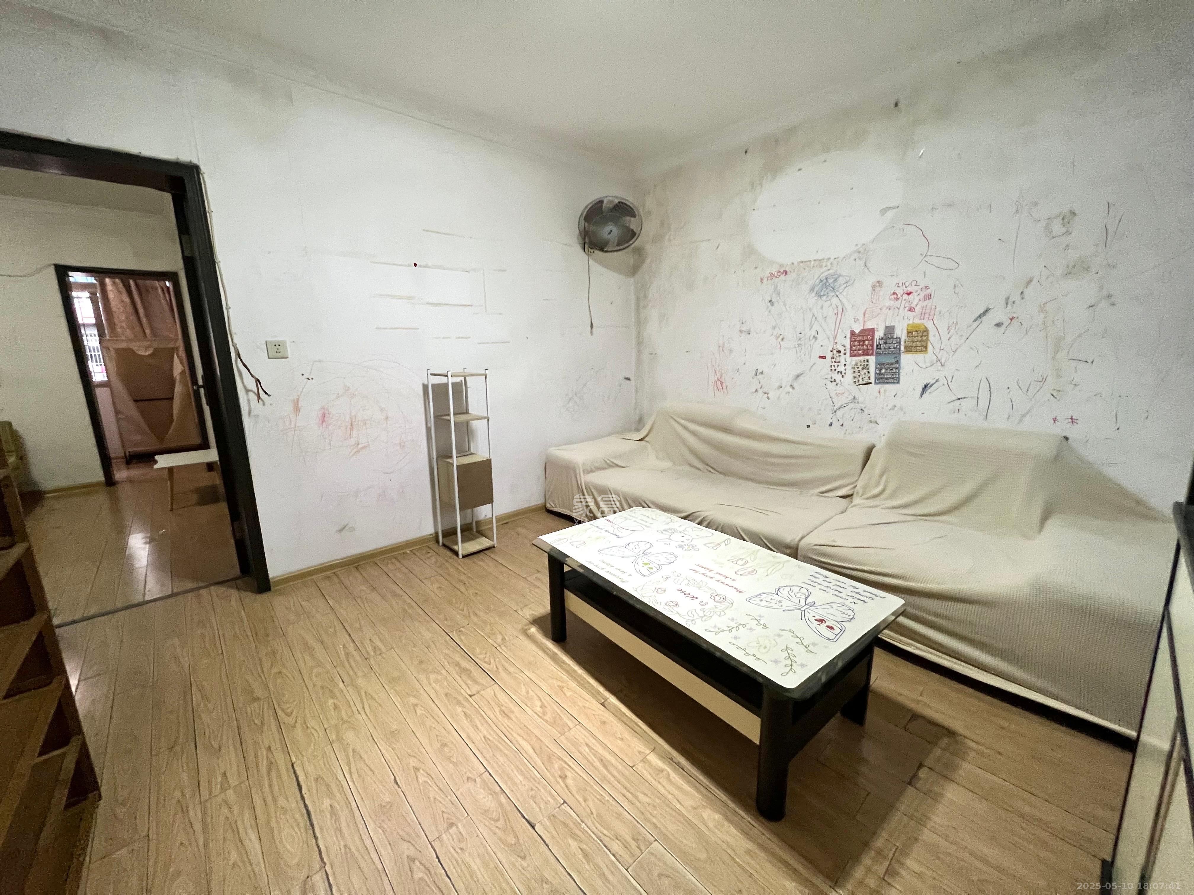 老鸦冲社区  2室1厅1卫   1500.00元/月室内图