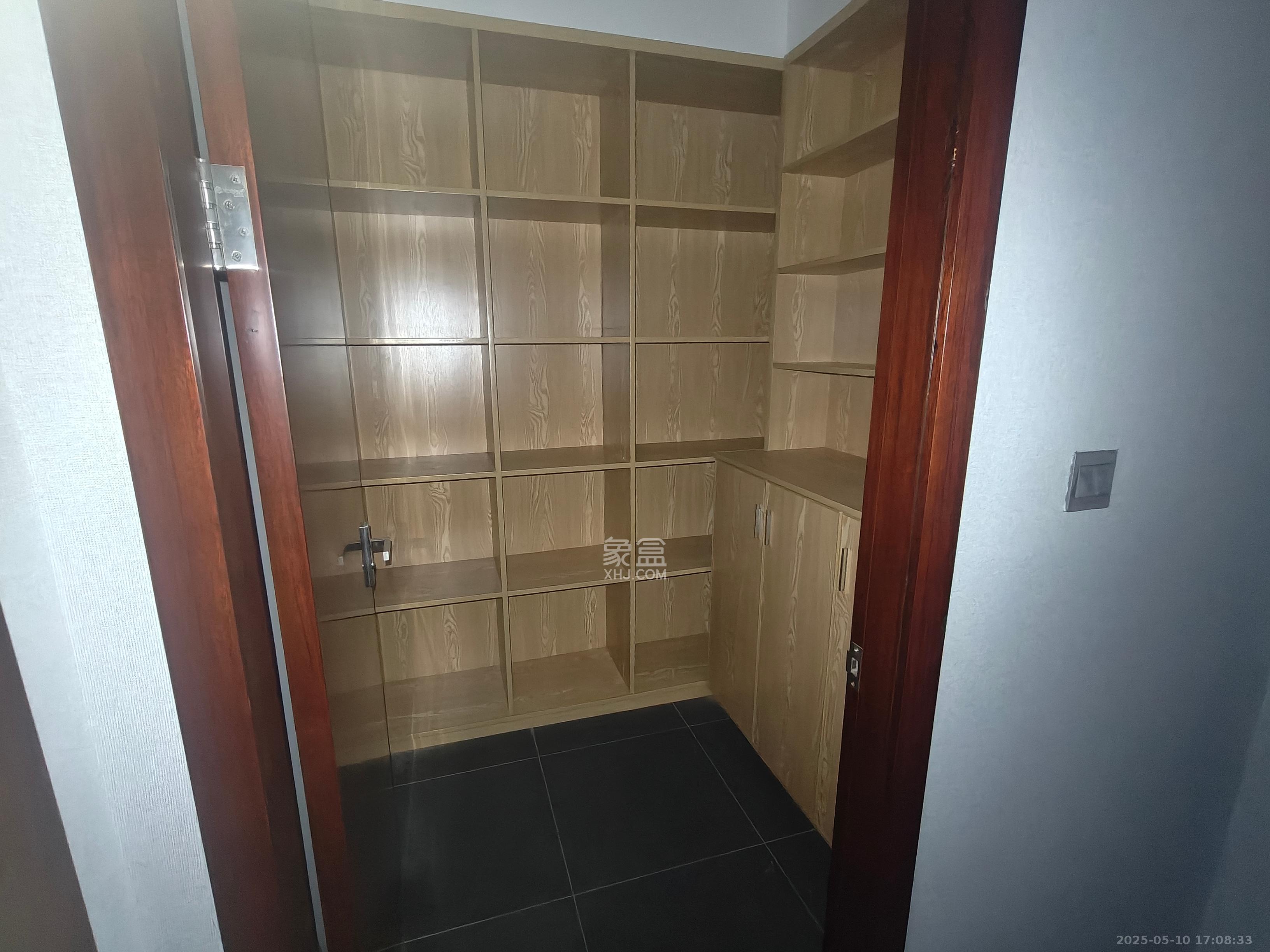 建安新商汇 1室2厅2卫 9999.0元/月 建安新商汇 1室2厅2卫 9999.0元/月室内图