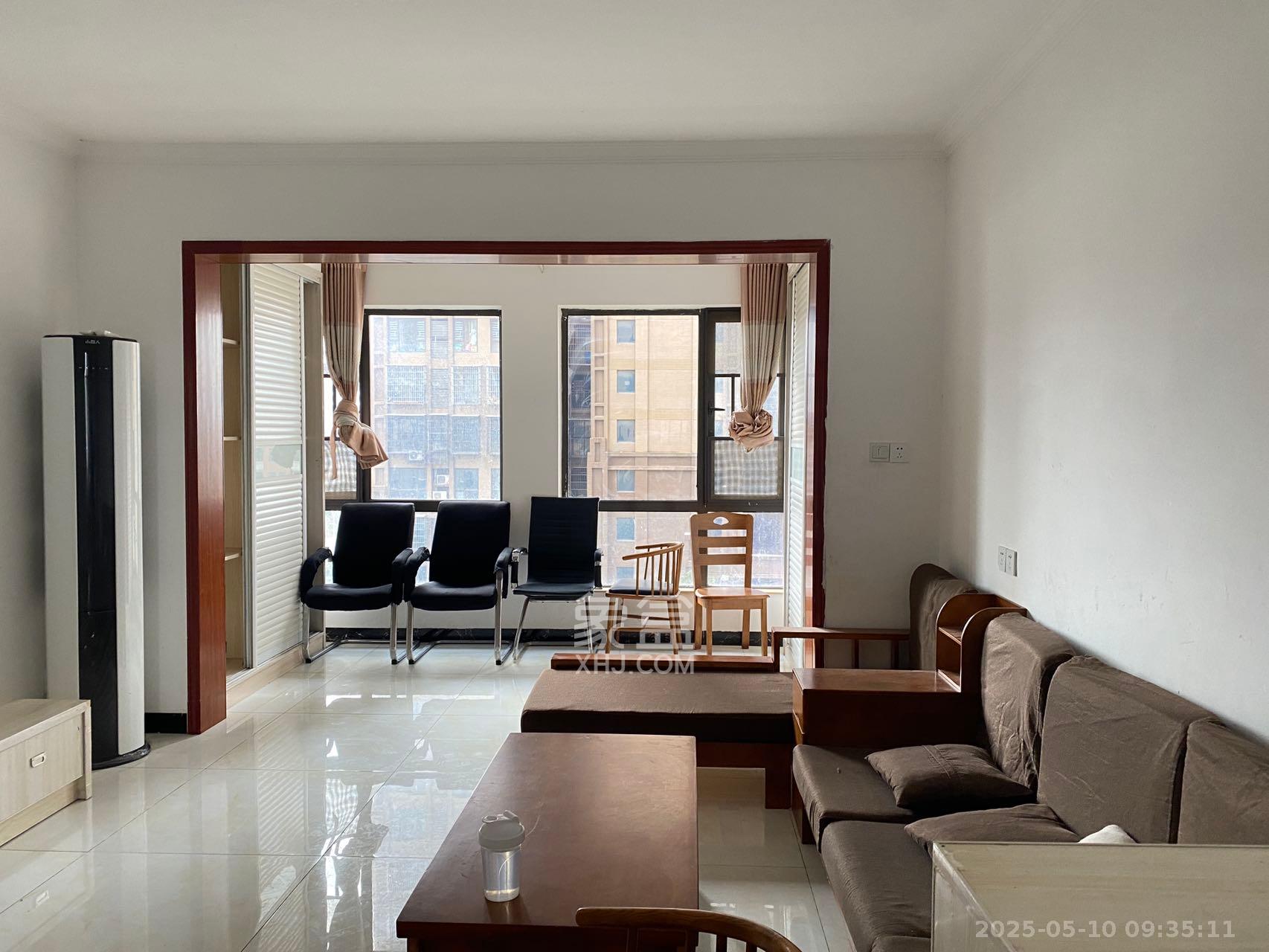 东宜兰园 3室2厅1卫 2400.0元/月 东宜兰园 3室2厅1卫 2400.0元/月室内图