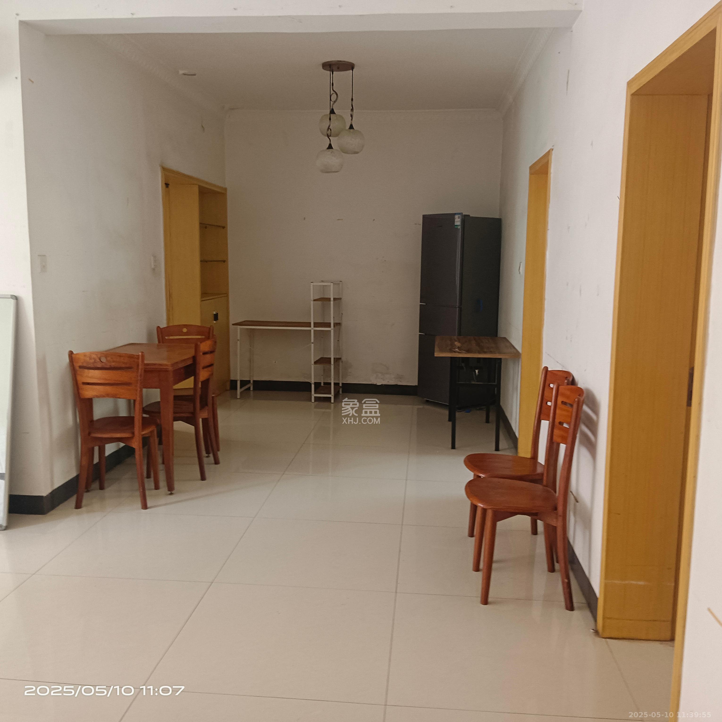 泉水塘小区 3室2厅1卫 2000.0元/月 泉水塘小区 3室2厅1卫 2000.0元/月室内图