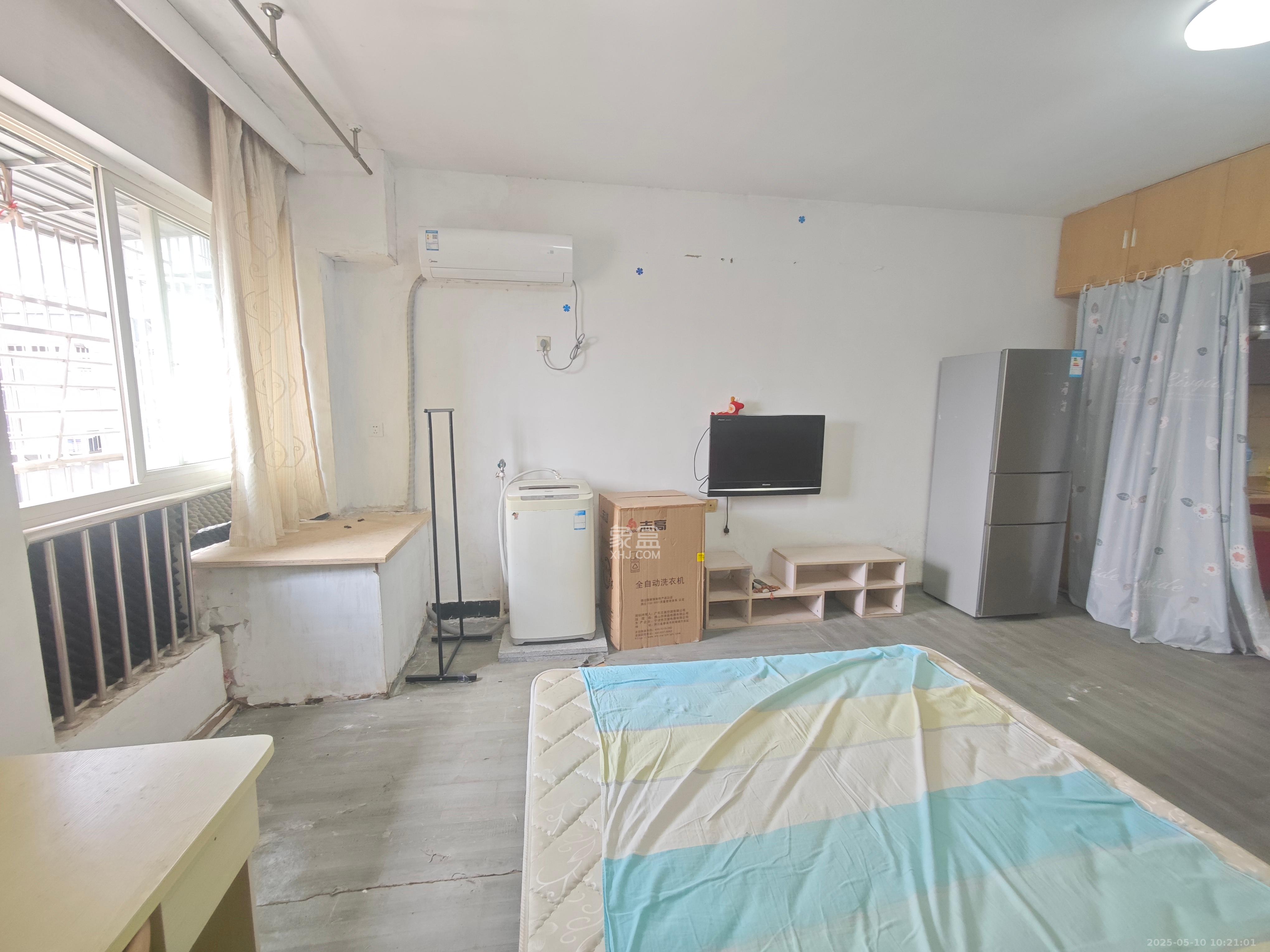 伍家岭生活广场 1室1厅1卫 1000.0元/月 伍家岭生活广场 1室1厅1卫 1000.0元/月室内图