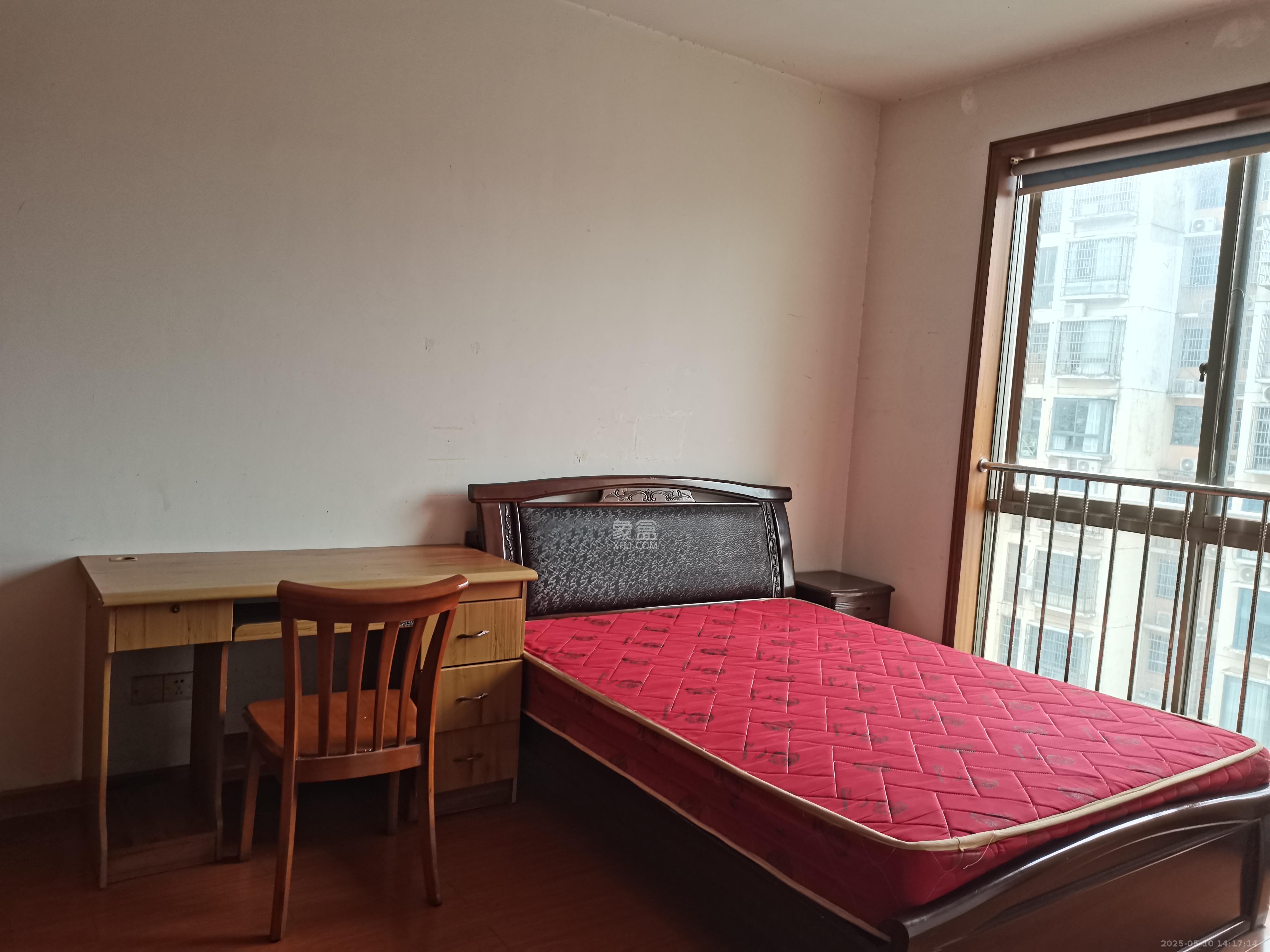阳光丽景  3室2厅2卫   1800.00元/月室内图