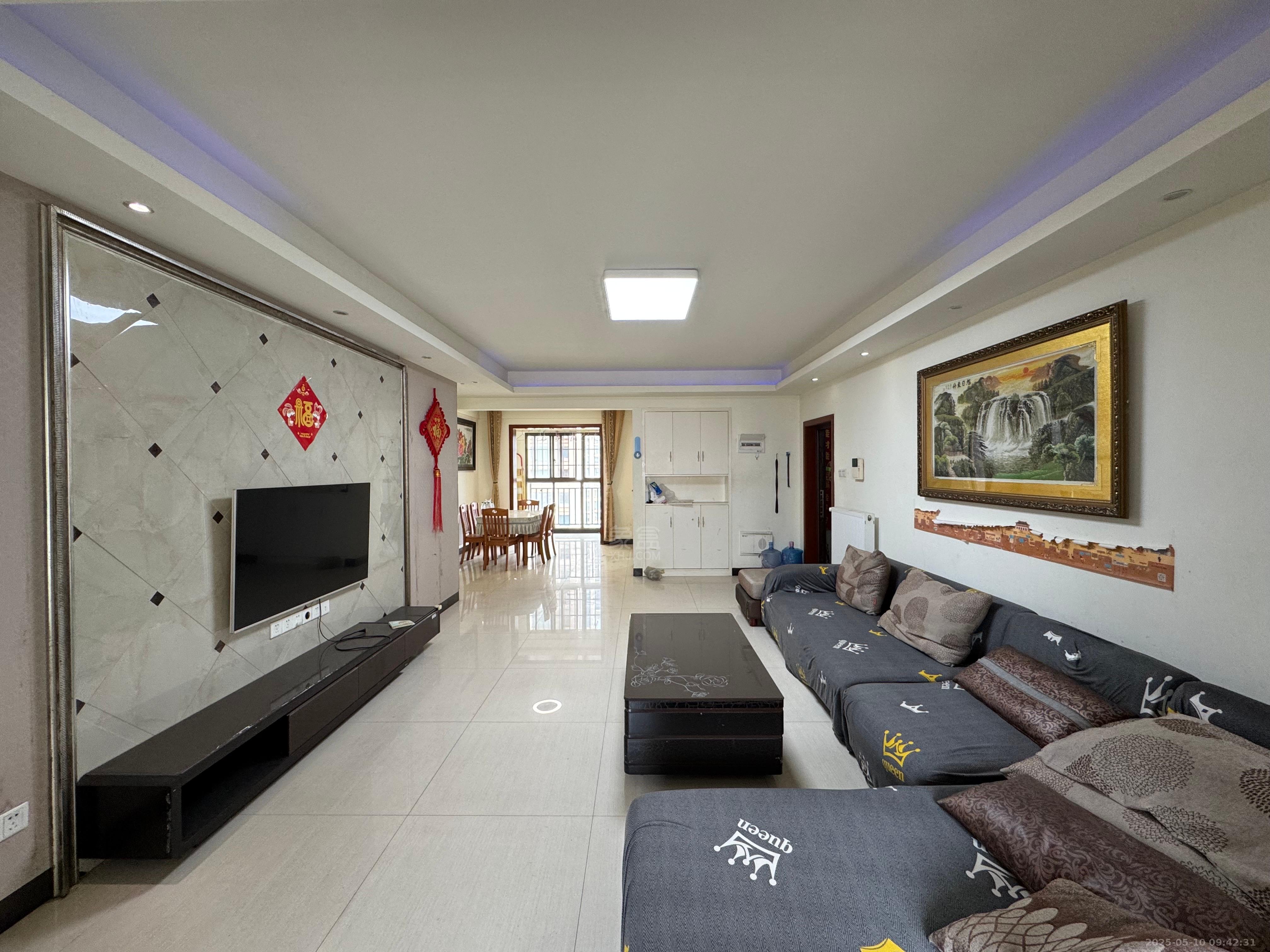 佳兆业金域天下二期  3室2厅1卫    1600.0元/月 佳兆业金域天下二期  3室2厅1卫    1600.0元/月室内图