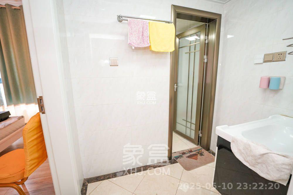 哈佛小镇(五矿哈佛小镇) 4室2厅2卫 2200.0元/月 哈佛小镇(五矿哈佛小镇) 4室2厅2卫 2200.0元/月室内图