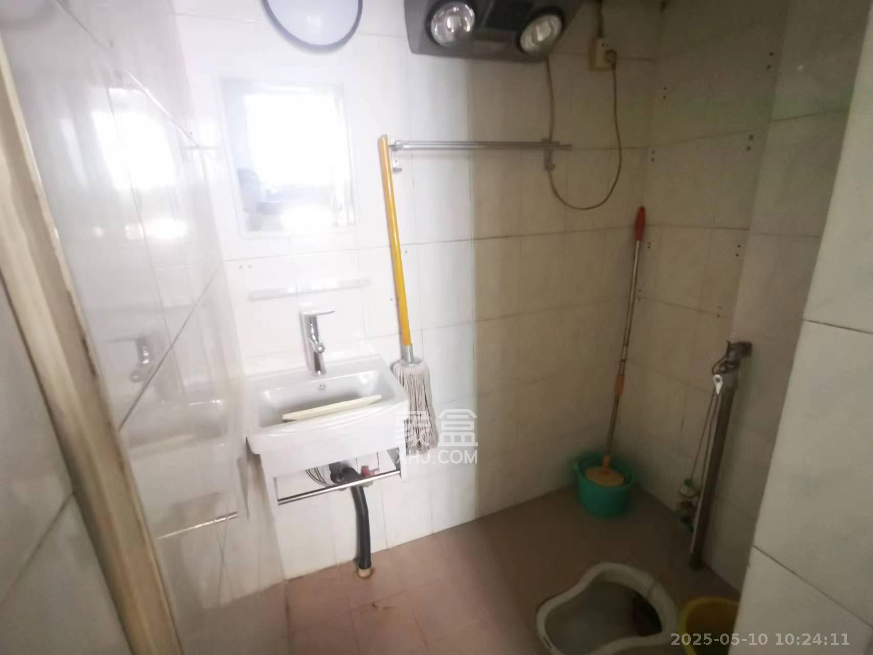 省林勘院 2室1厅1卫 1700.0元/月 省林勘院 2室1厅1卫 1700.0元/月室内图