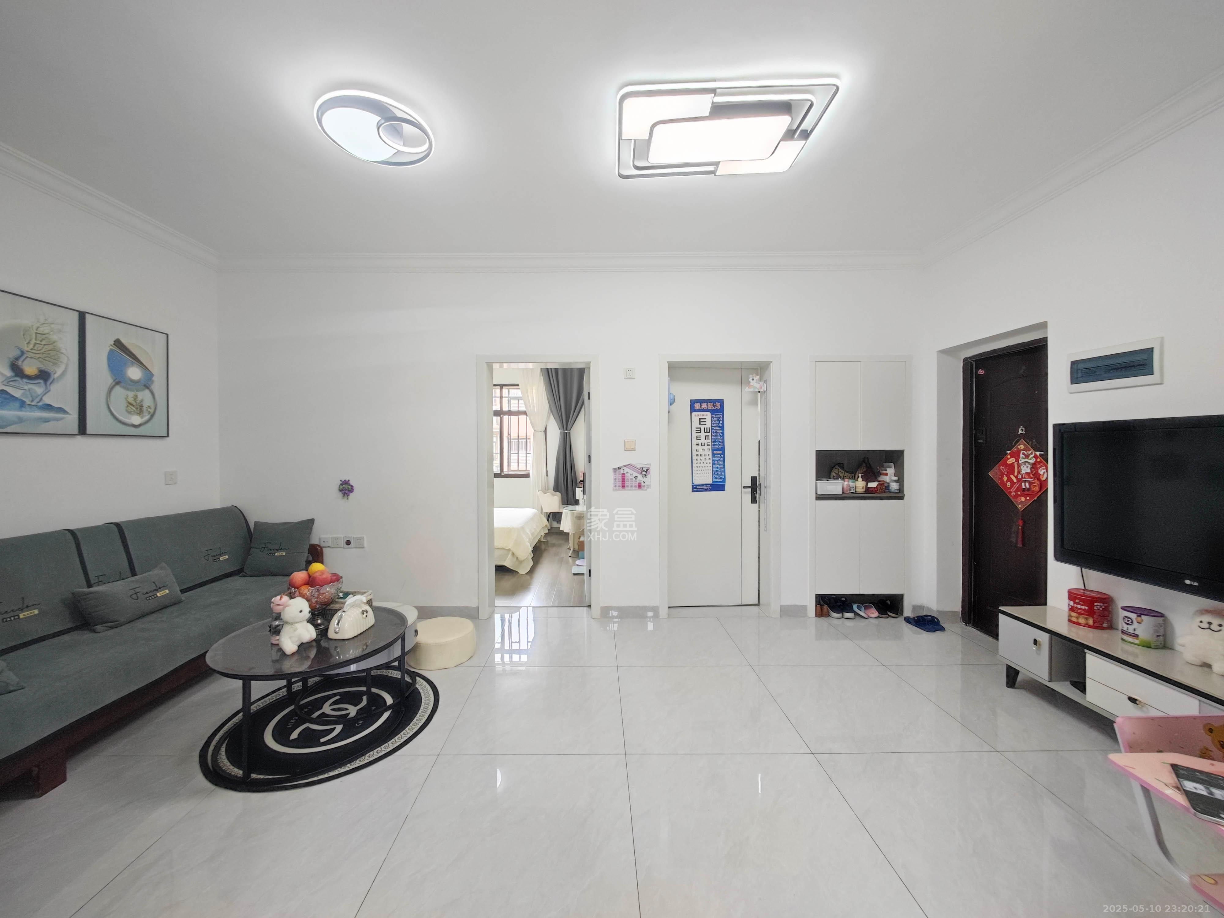 二十三冶小区(井巷社区)  2室2厅1卫    45.0万 二十三冶小区(井巷社区)  2室2厅1卫    45.0万客厅