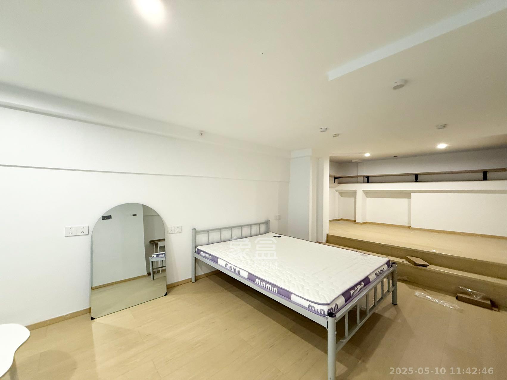 綠地商務(wù)廣場  1室1廳1衛(wèi)   1800.00元/月室內(nèi)圖