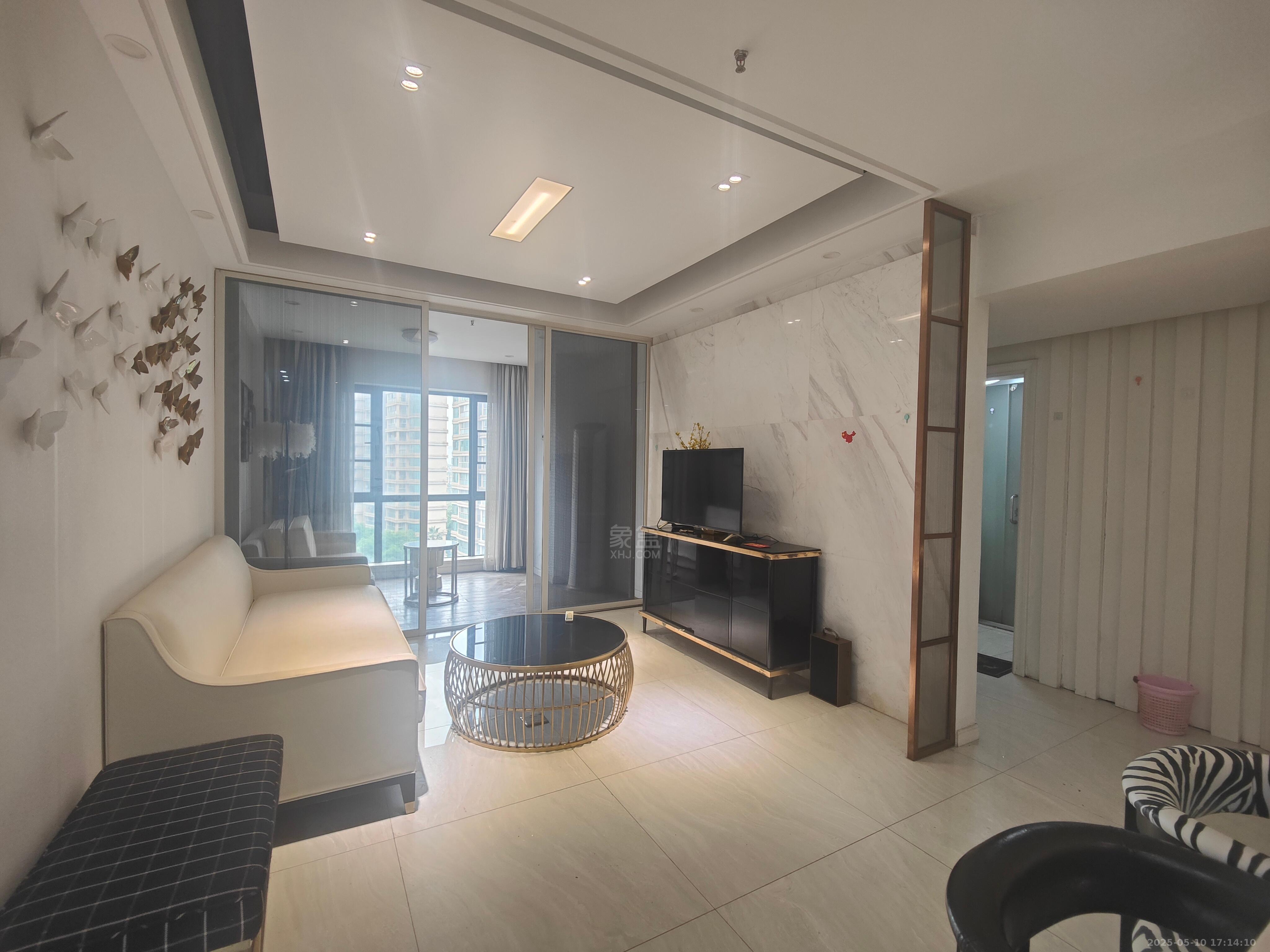 庐山春天 2室1厅1卫 2600.0元/月 庐山春天 2室1厅1卫 2600.0元/月室内图