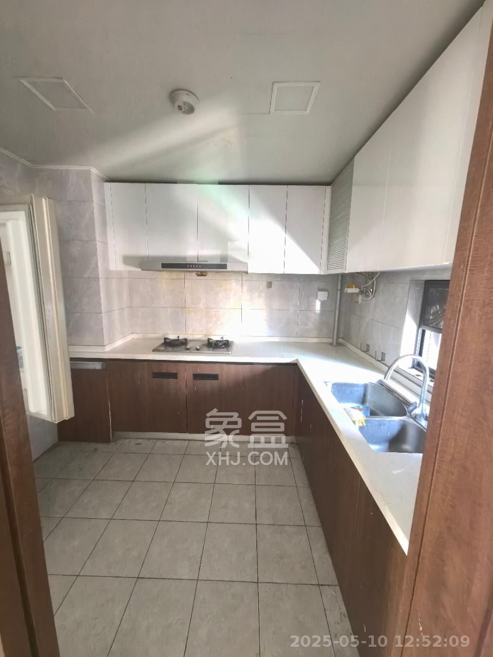 汇金城/嘉华城(二期、三期) 4室2厅2卫 3200.0元/月 汇金城/嘉华城(二期、三期) 4室2厅2卫 3200.0元/月室内图