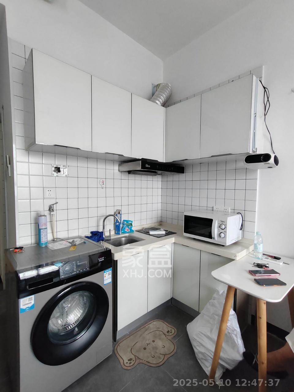 学士翰林苑  1室1厅1卫    1000.0元/月 学士翰林苑  1室1厅1卫    1000.0元/月室内图