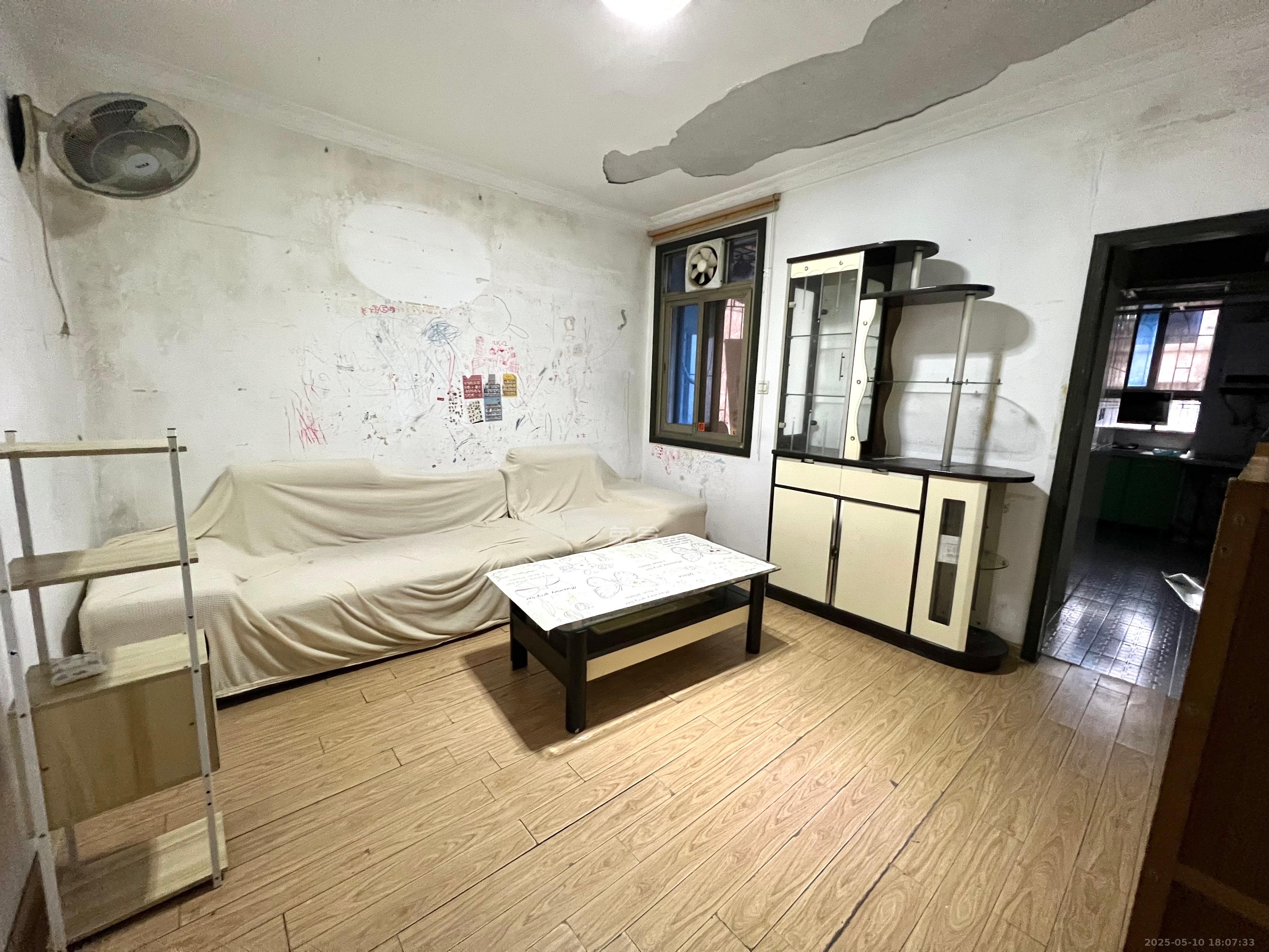 老鸦冲社区  2室1厅1卫   1500.00元/月室内图