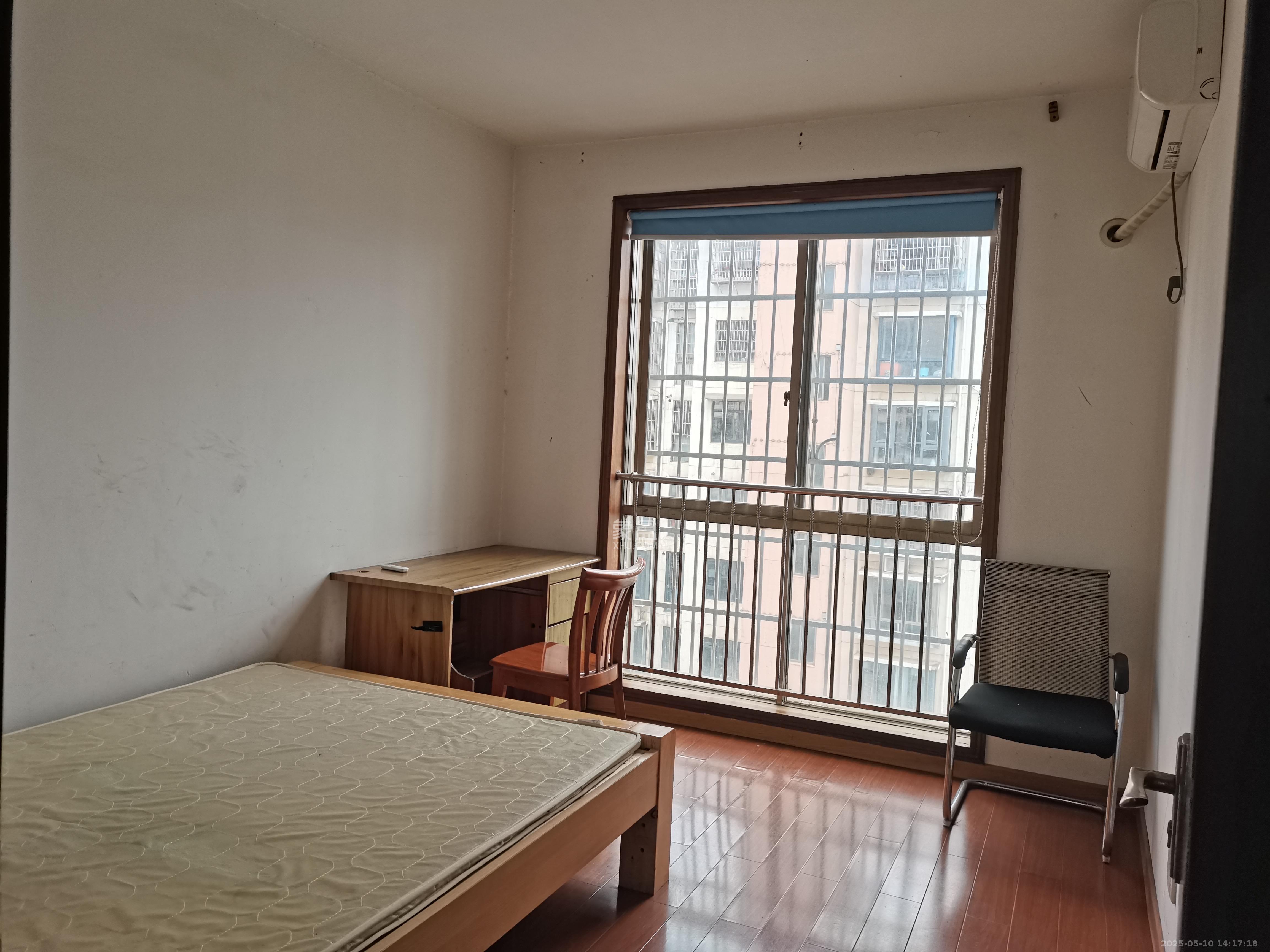 阳光丽景  3室2厅2卫   1800.00元/月室内图