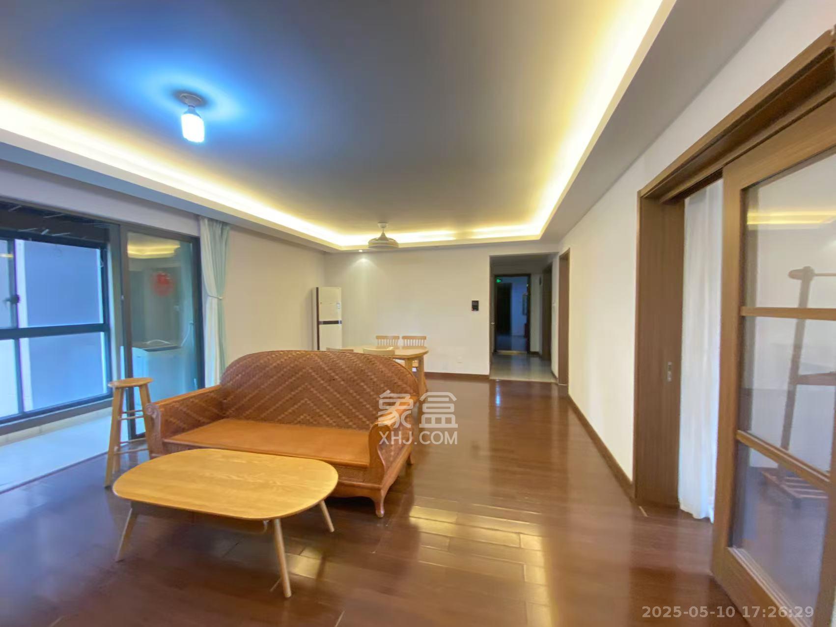 万科白鹭郡  4室2厅2卫    3500.0元/月室内图