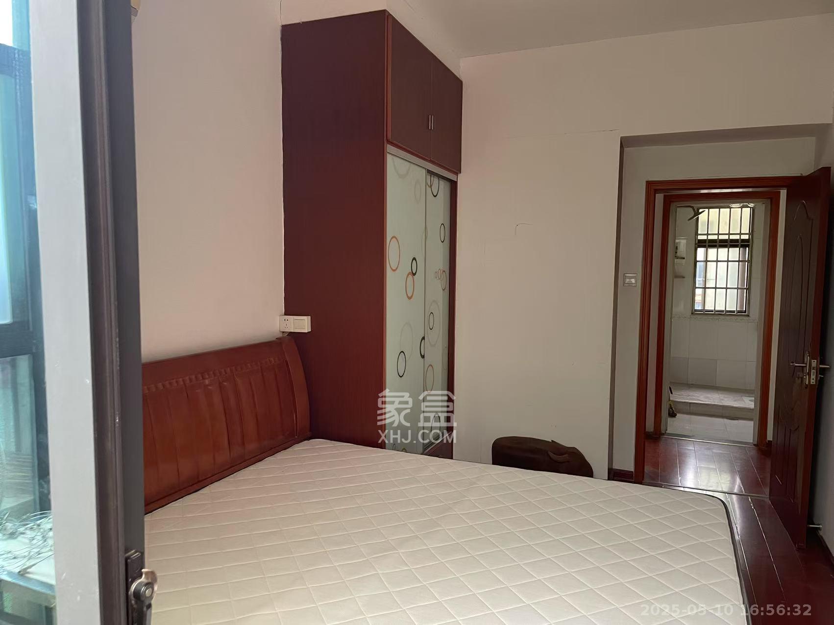 水岸天际(一期、二期) 2室1厅1卫 2000.0元/月 水岸天际(一期、二期) 2室1厅1卫 2000.0元/月室内图