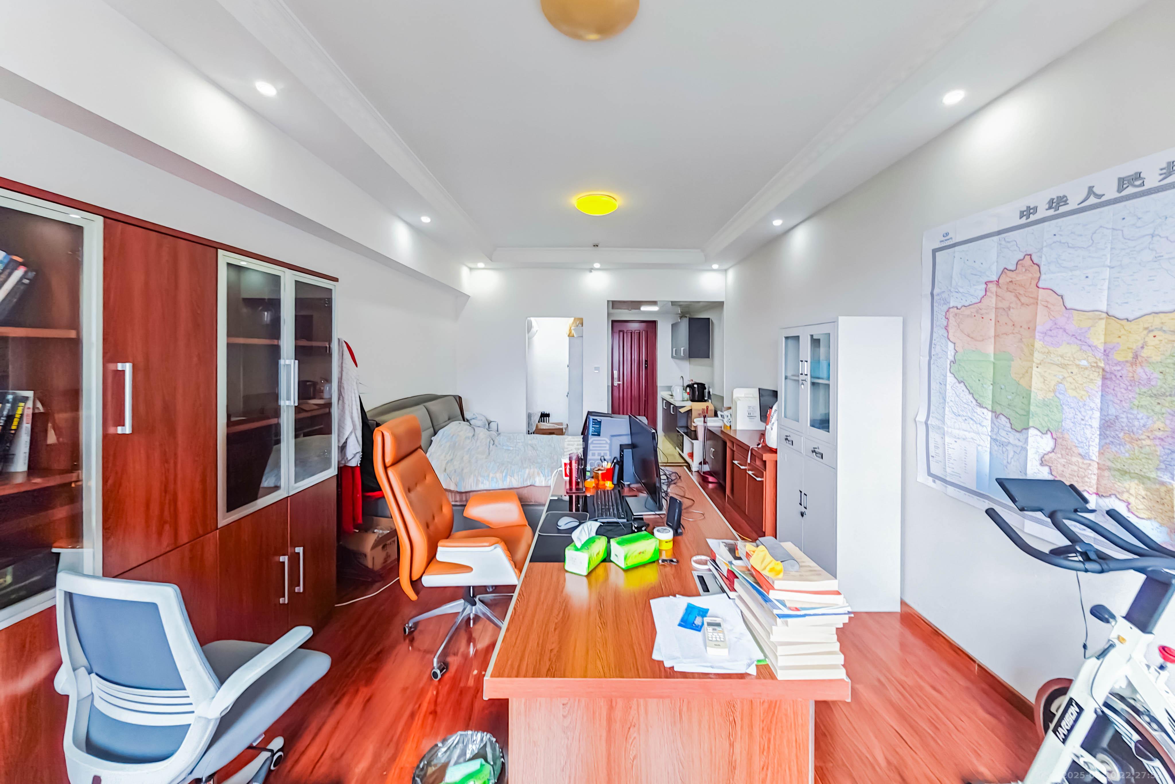 京武浪琴山一、二期  1室1厅2卫    39.0万 京武浪琴山一、二期  1室1厅2卫    39.0万客厅