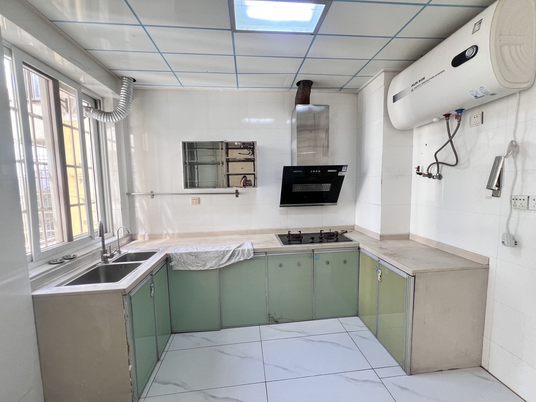 中城广场 3室2厅2卫 155.0万 中城广场 3室2厅2卫 155.0万客厅