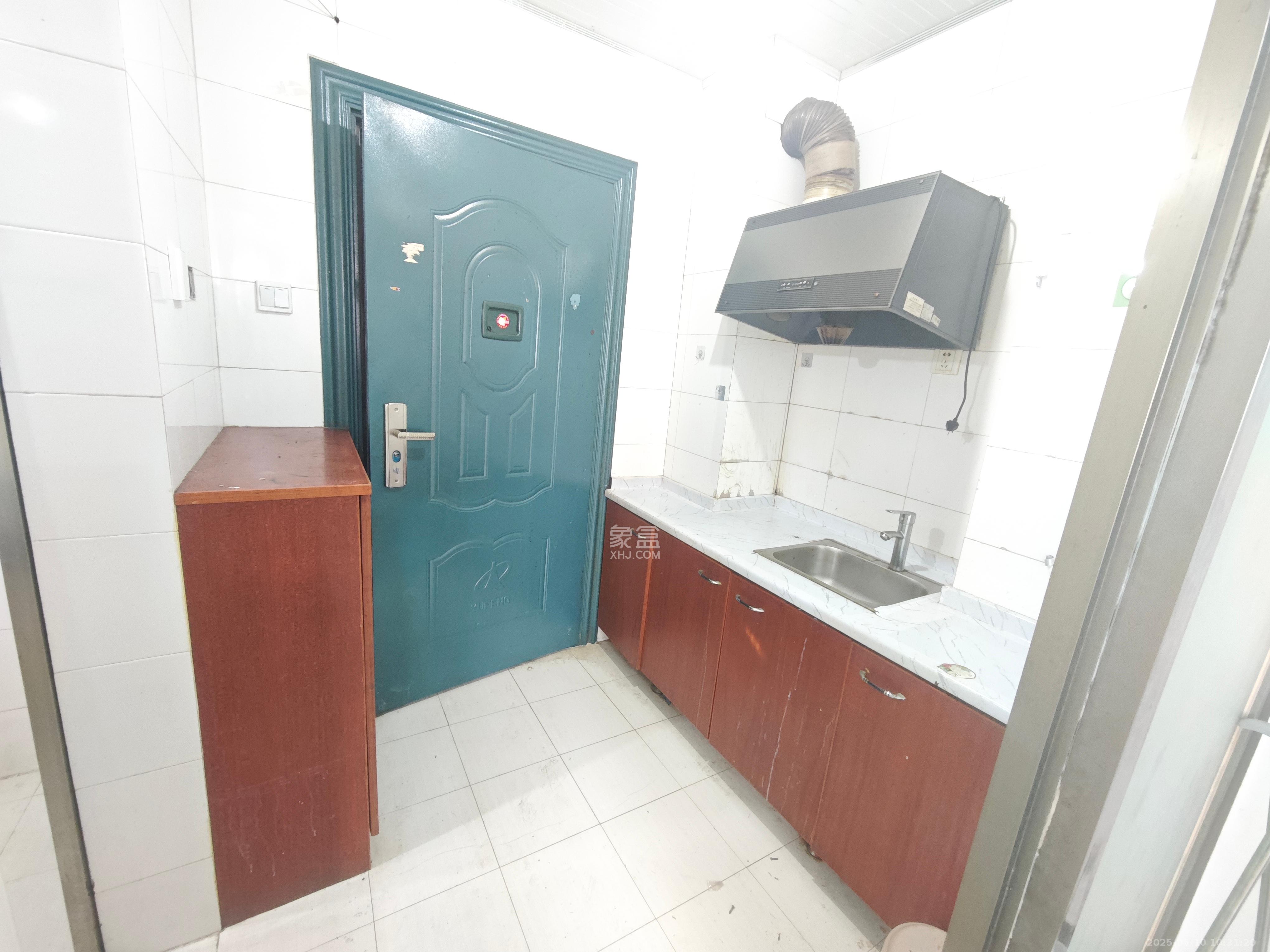 伍家岭生活广场 1室1厅1卫 1000.0元/月 伍家岭生活广场 1室1厅1卫 1000.0元/月室内图