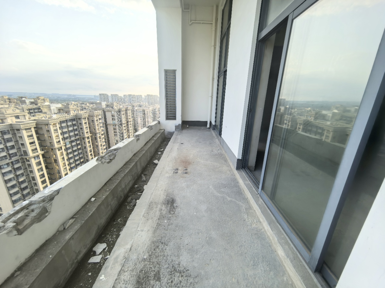 远大购物广场 1室1厅1卫 165.0万 远大购物广场 1室1厅1卫 165.0万室内图